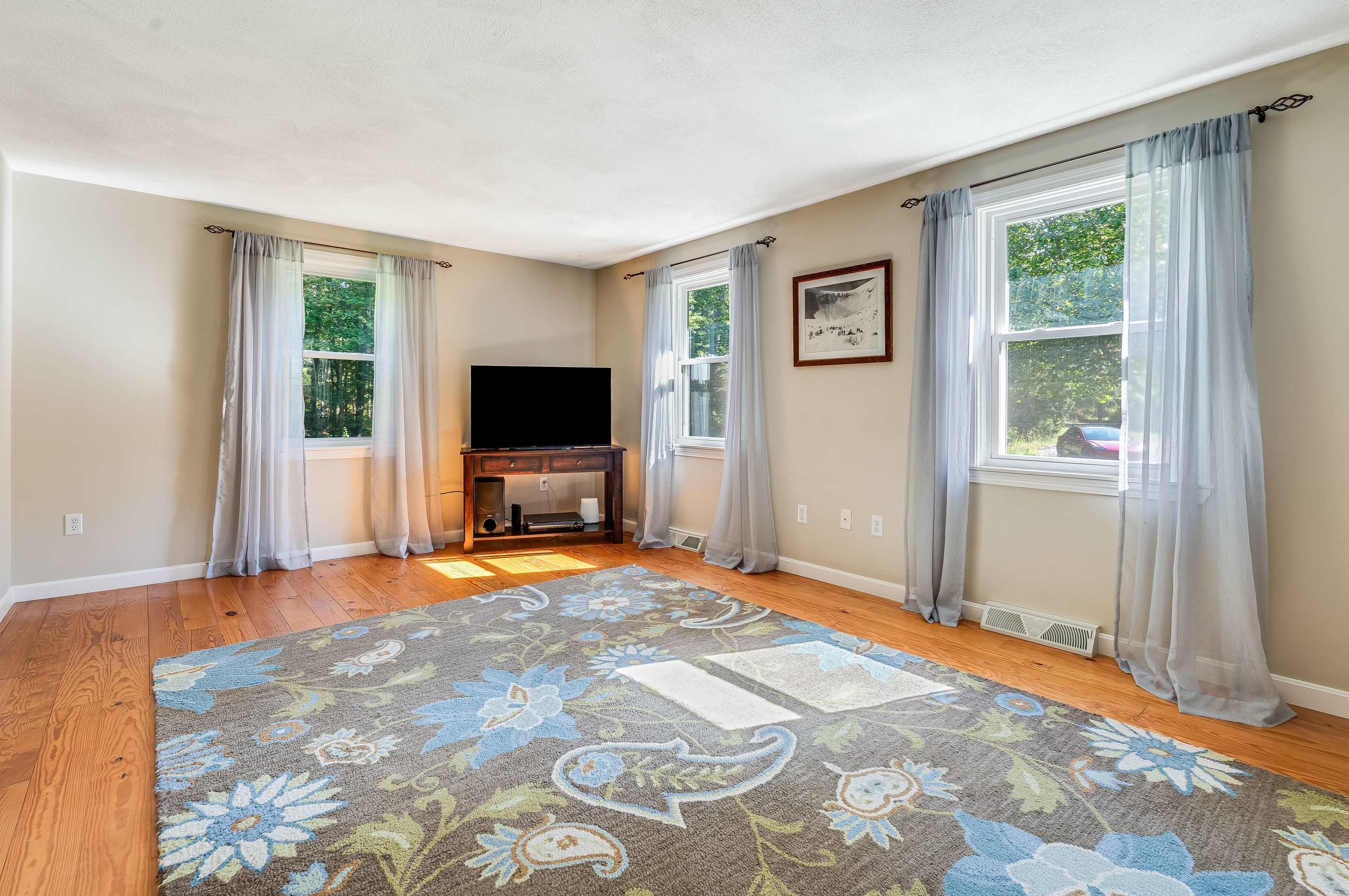 20 French Ct, Merrimack NH 03054-2400 exterior