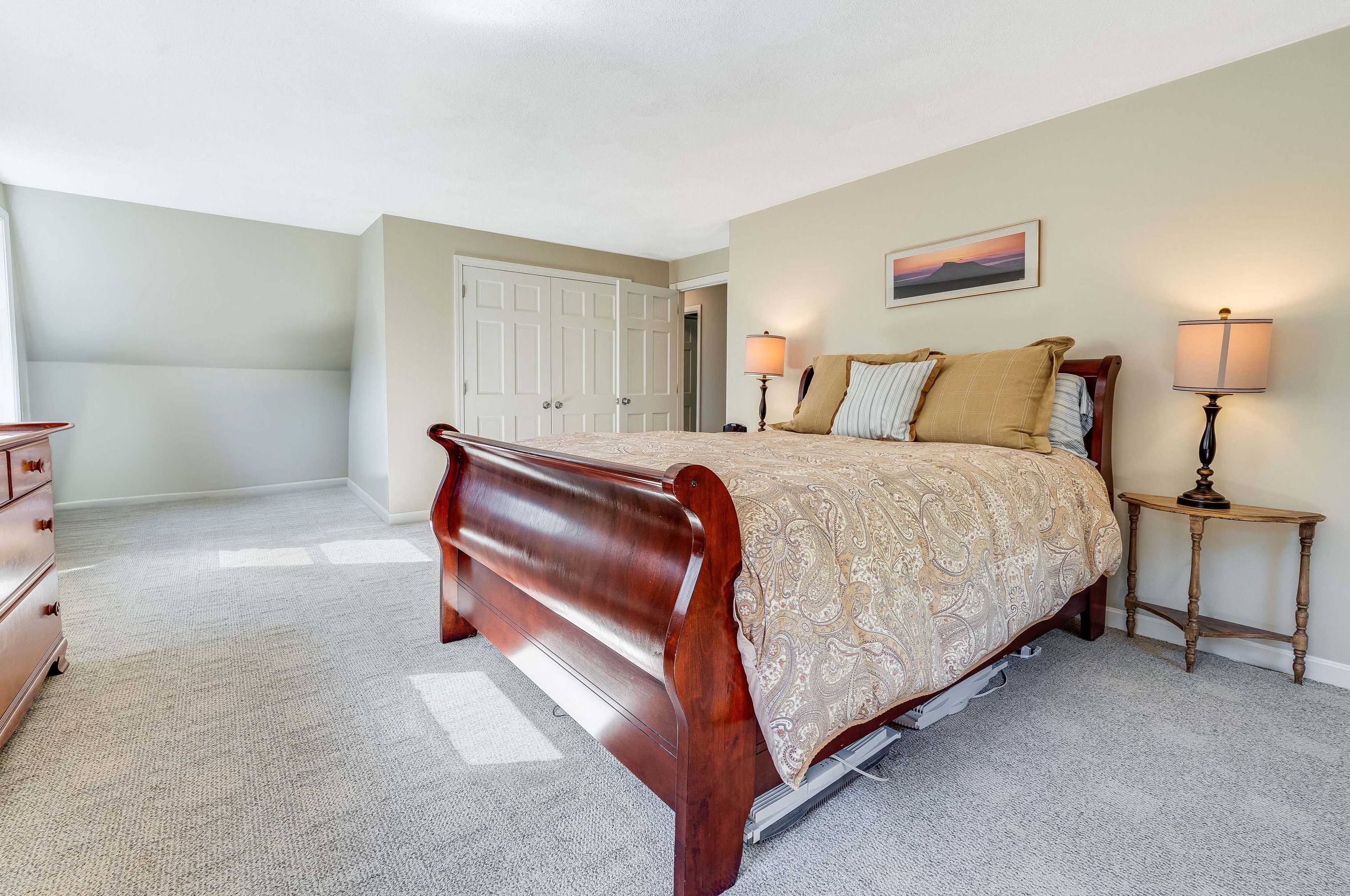 20 French Ct, Merrimack NH 03054-2400 exterior