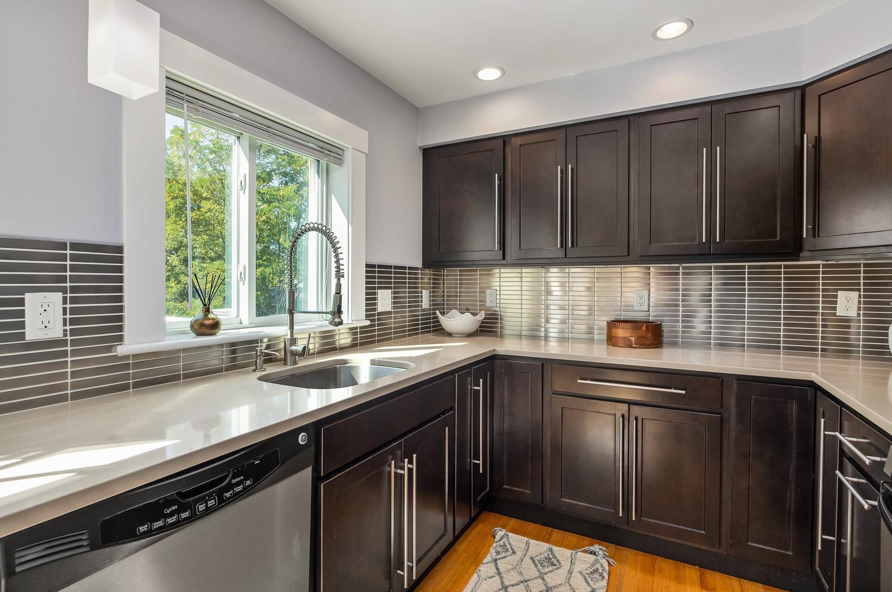 22 Columbia St, Portsmouth, NH 03801
