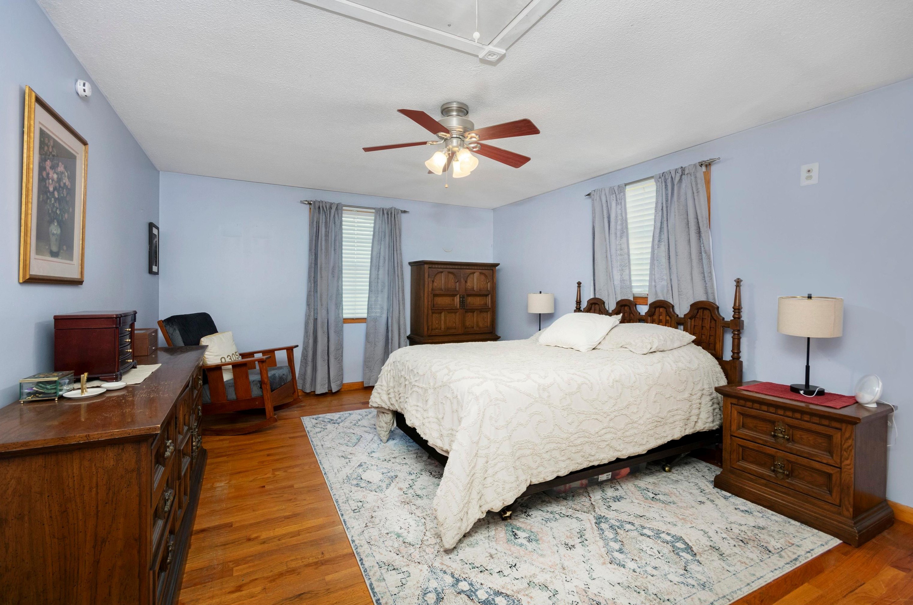 18 Cedar St, Hudson NH  03051-4715 exterior