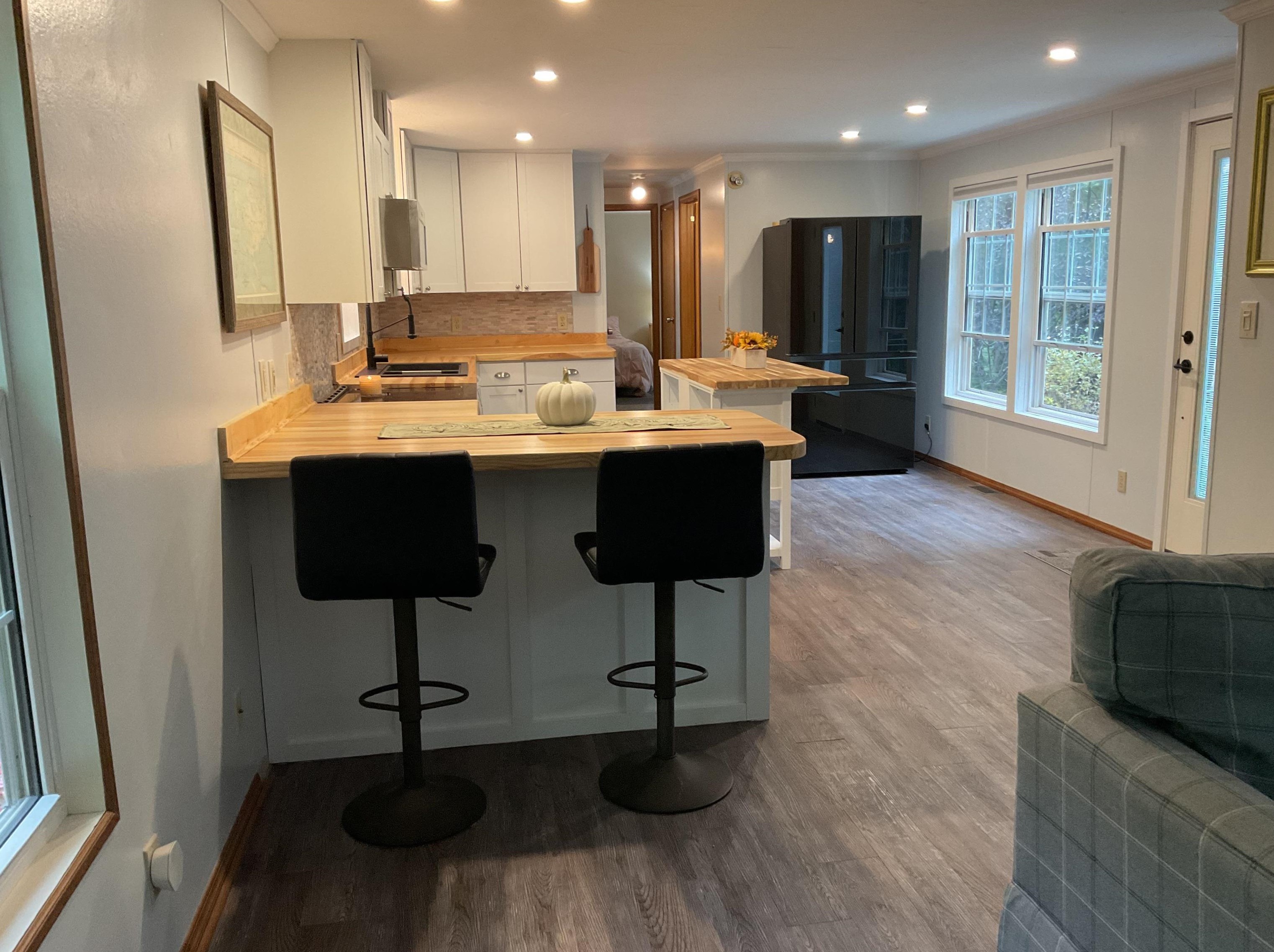 2 Kenyann Dr, Tuftonboro NH  03894-4822 exterior