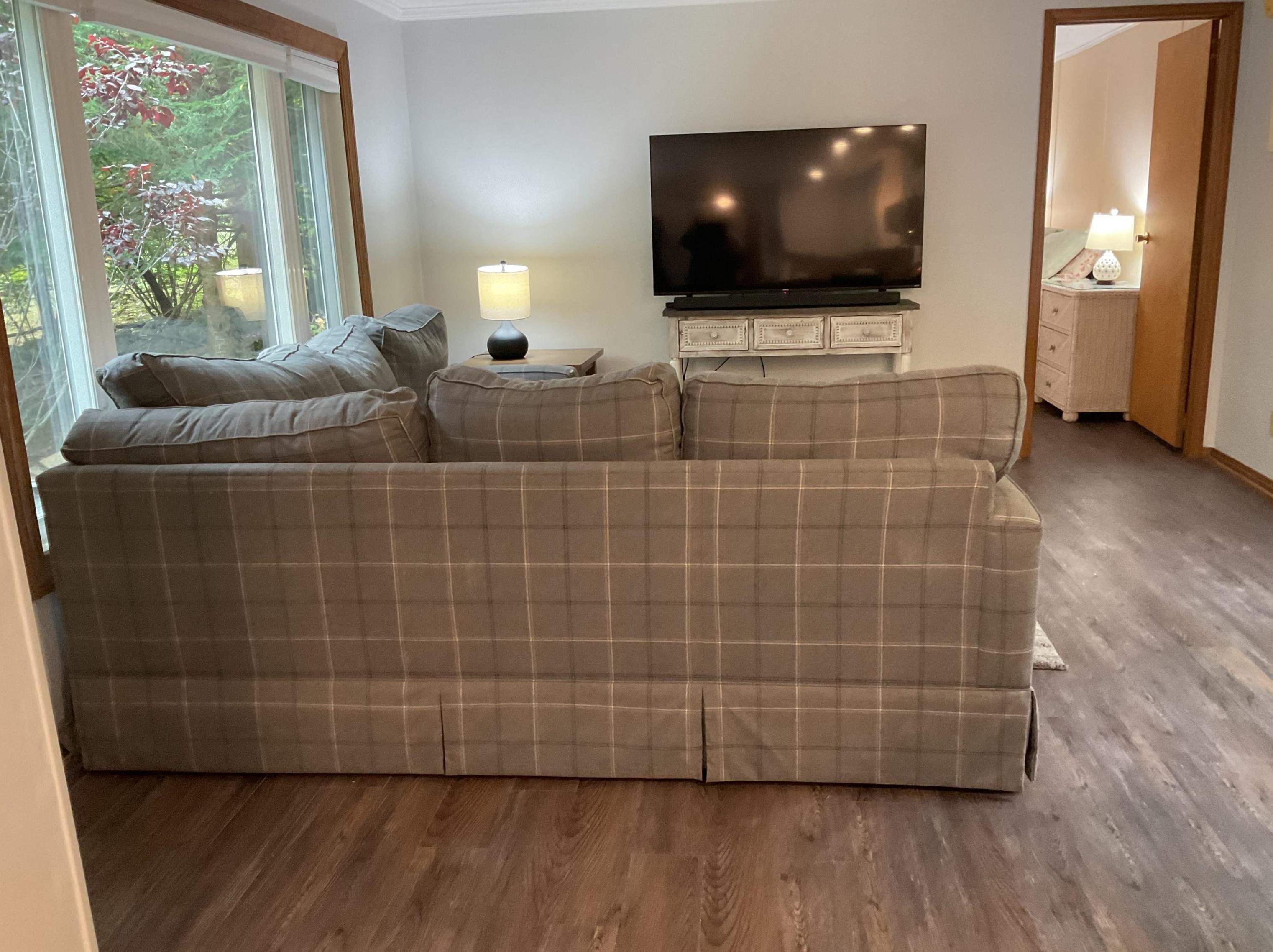 2 Kenyann Dr, Tuftonboro NH  03894-4822 exterior