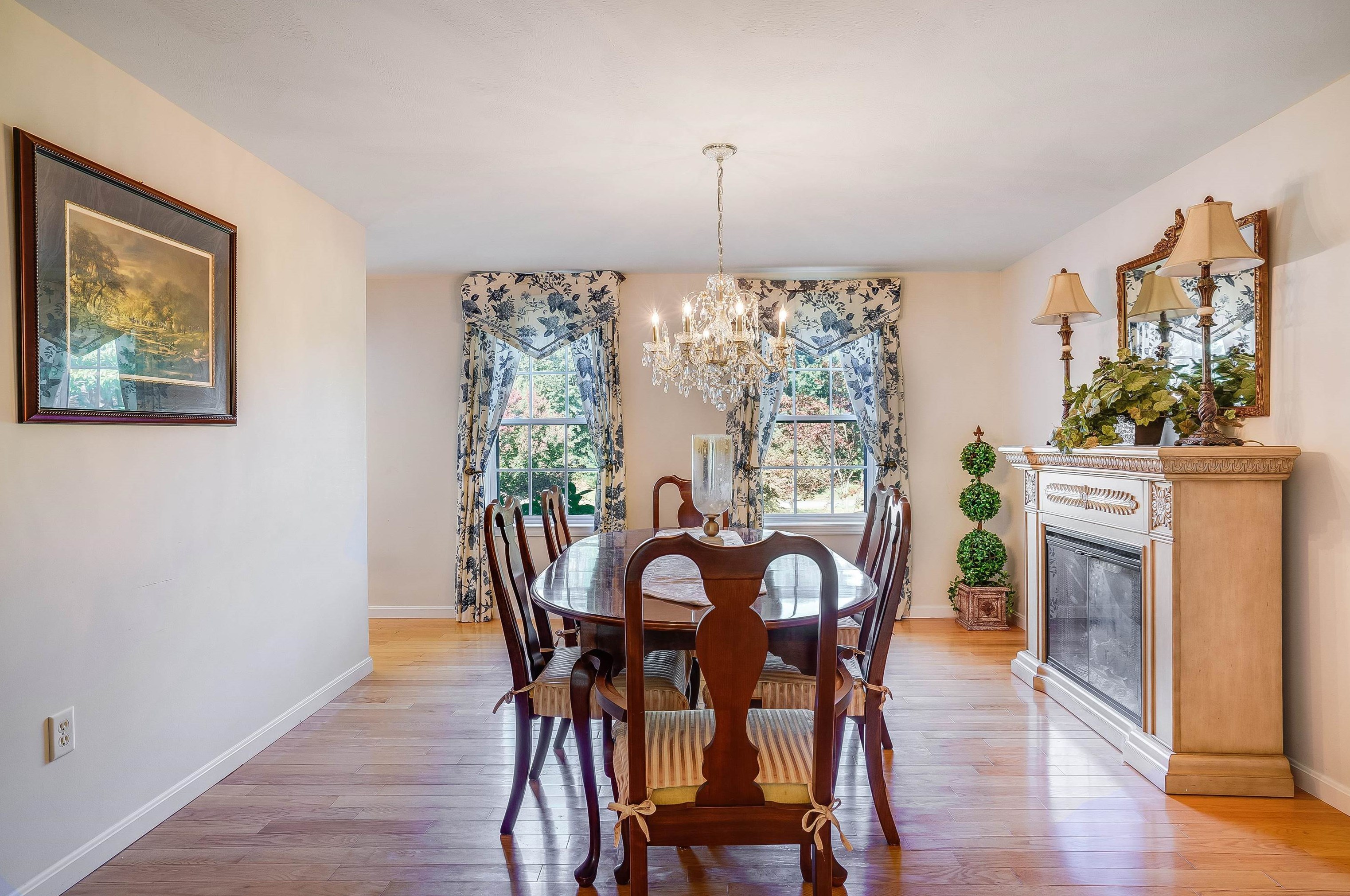 34 Gabrielle Dr, Hudson NH  03051-6621 exterior