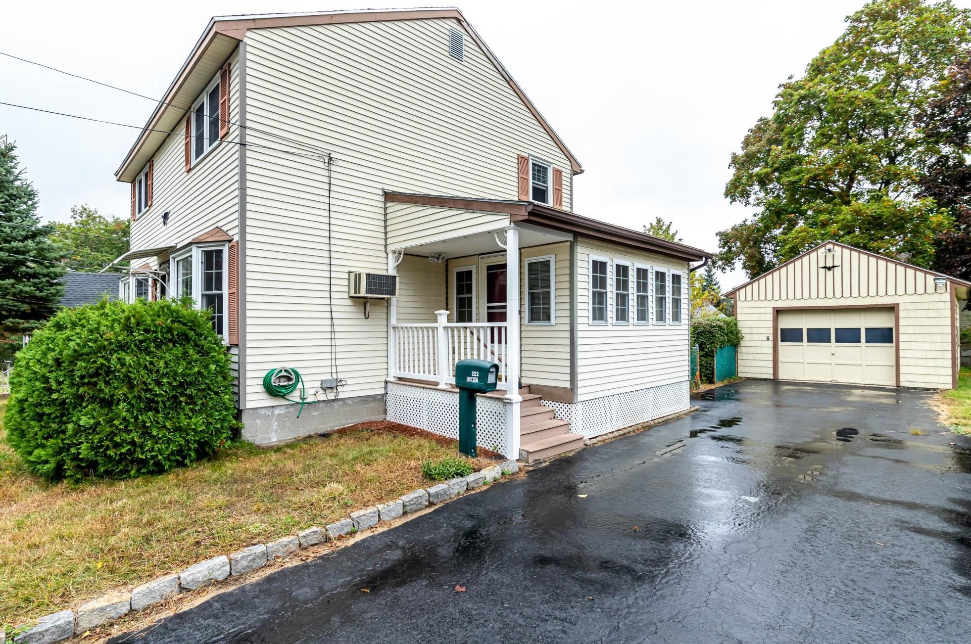 222 Brunelle Ave, Manchester NH  03103-4633 exterior