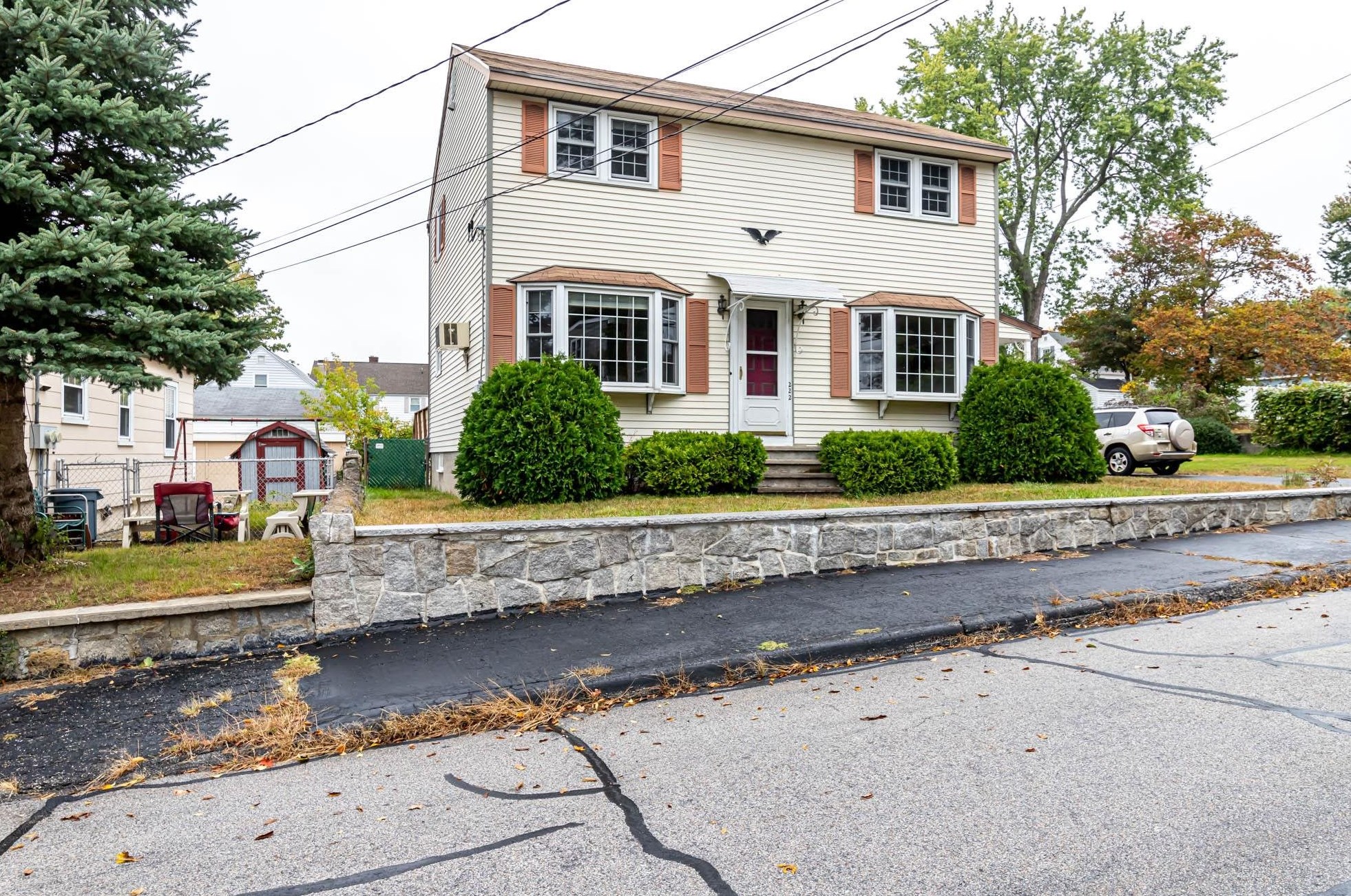 222 Brunelle Ave, Manchester NH  03103-4633 exterior