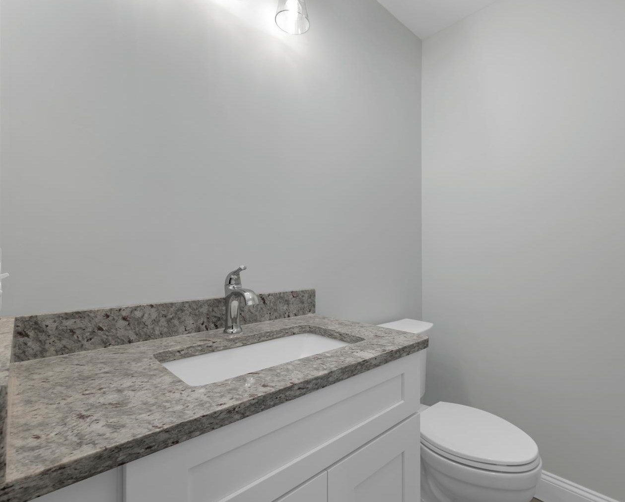 27 Noble St, Somersworth, NH 03878