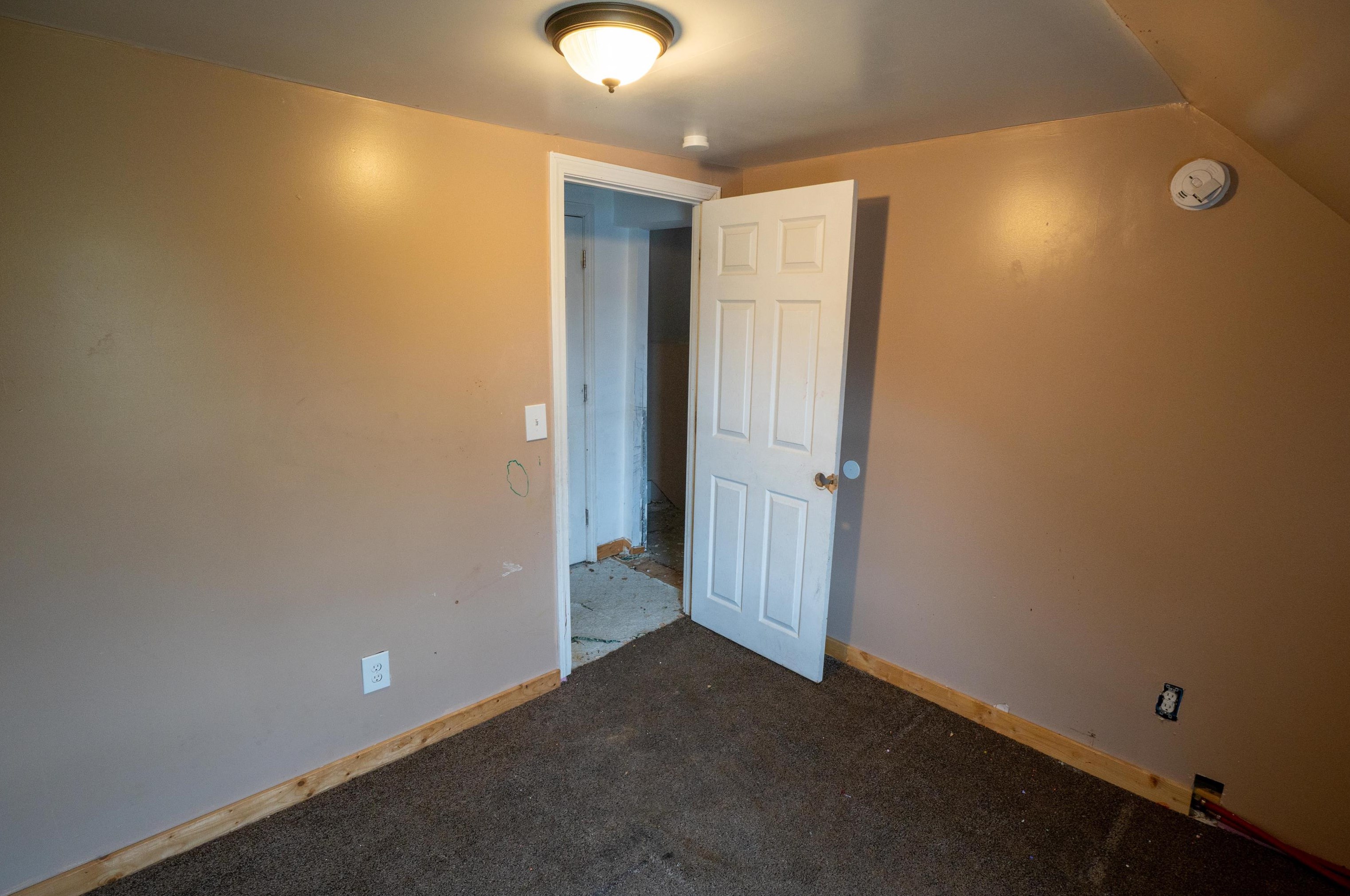 56 Iceland St, Berlin NH  03570-3043 exterior