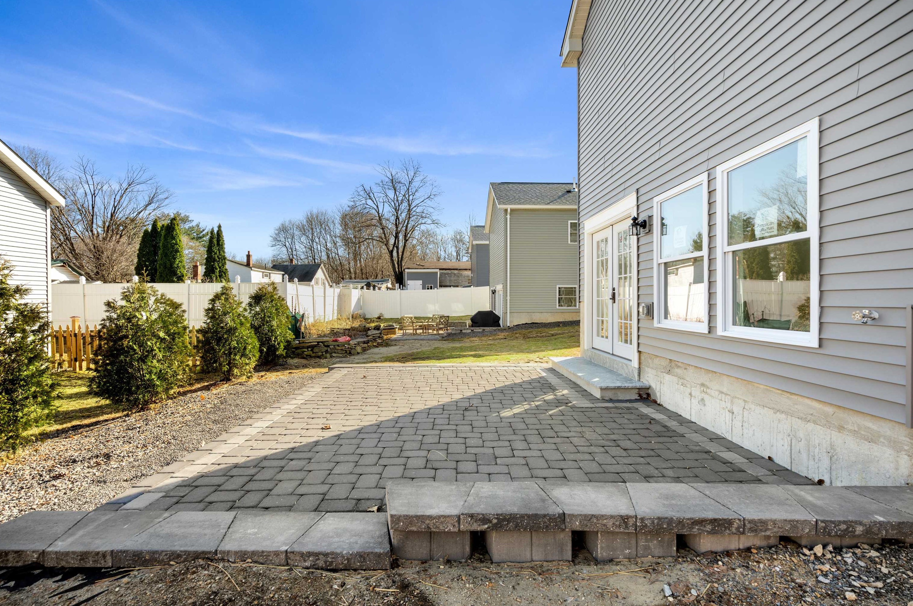 42 Hillside Ave, Derry NH  03038-2231 exterior