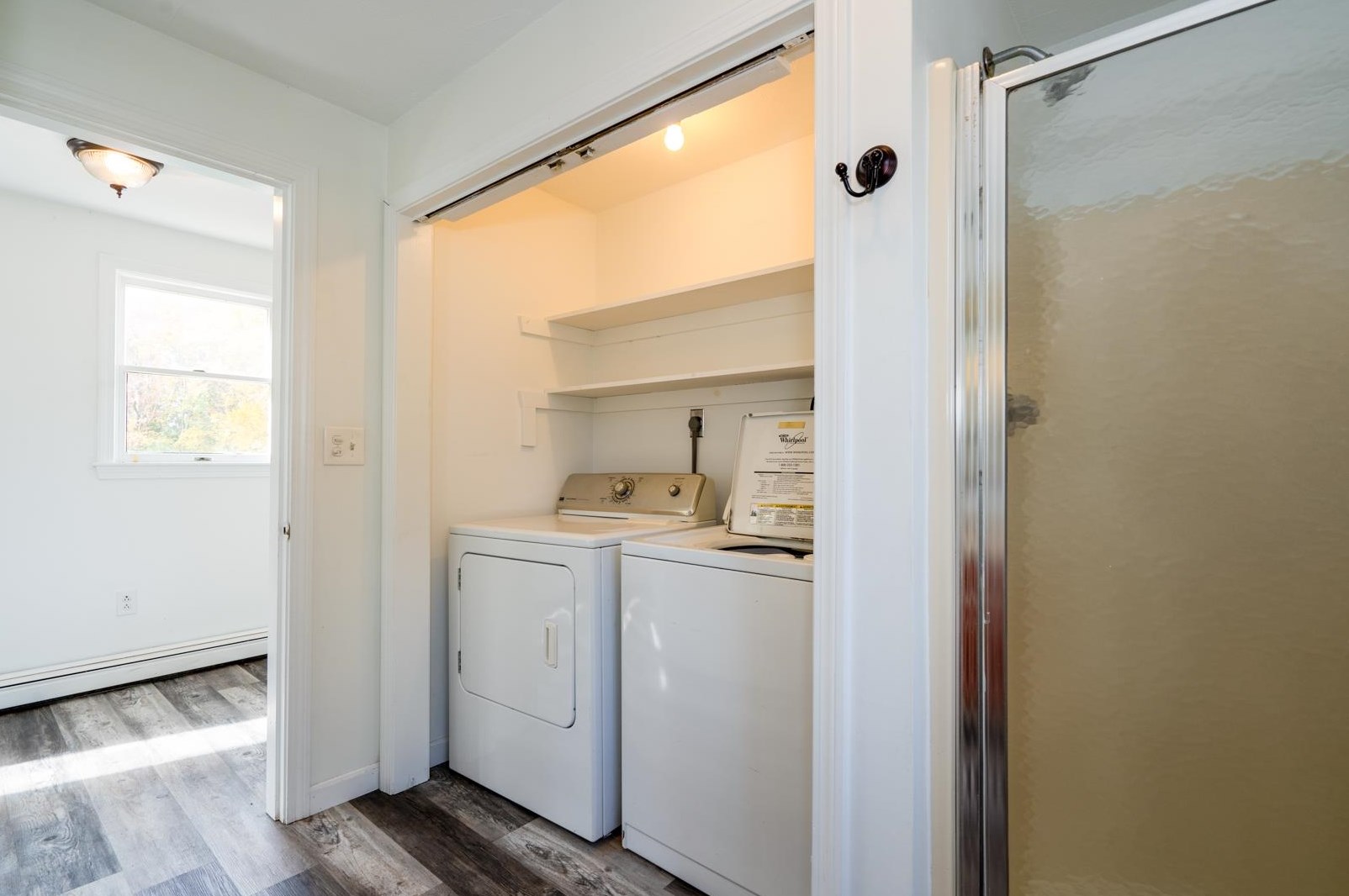 6 Leonard Ave, Manchester NH  03106-1053 exterior