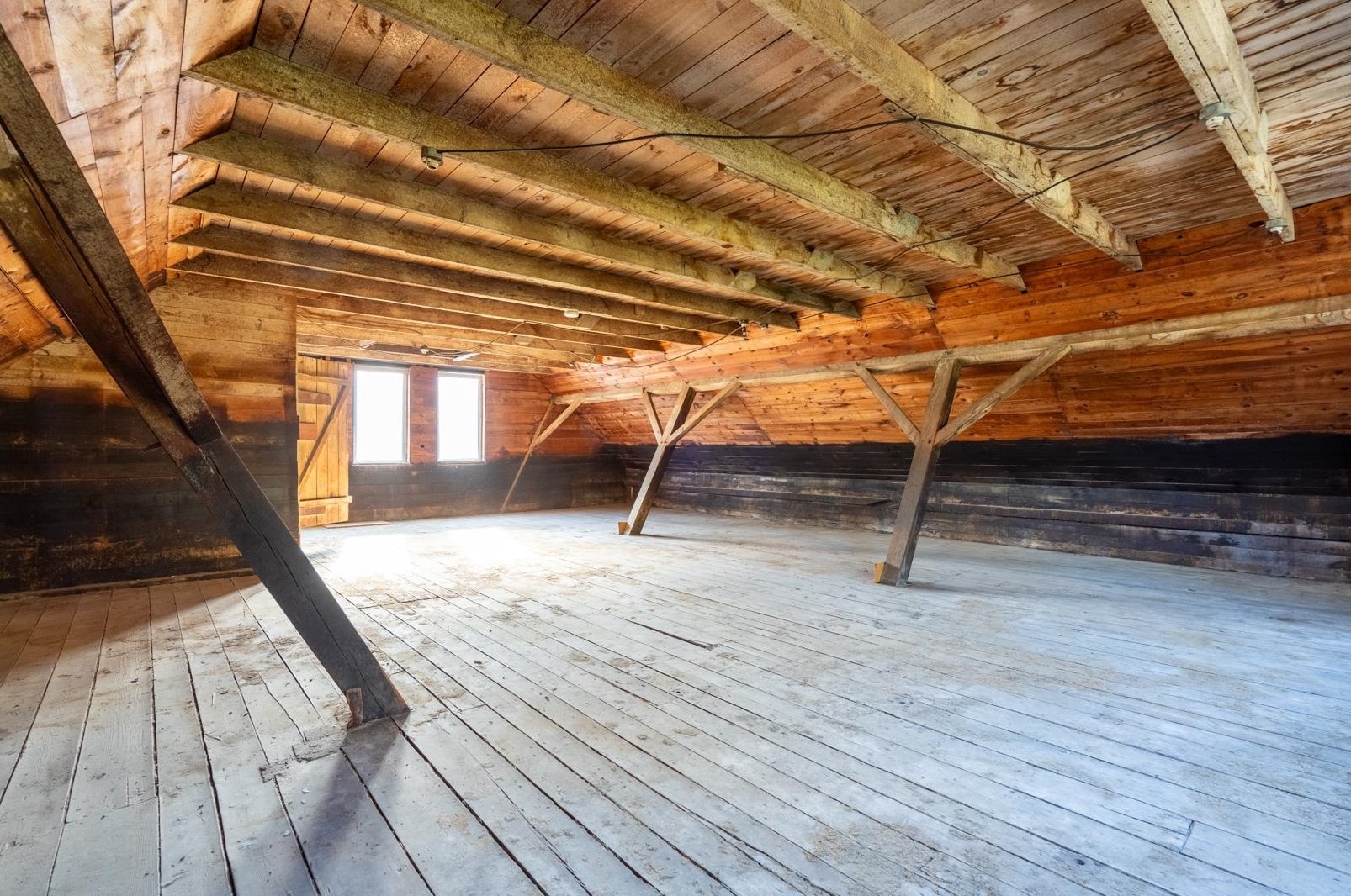 6 Leonard Ave, Manchester NH  03106-1053 exterior