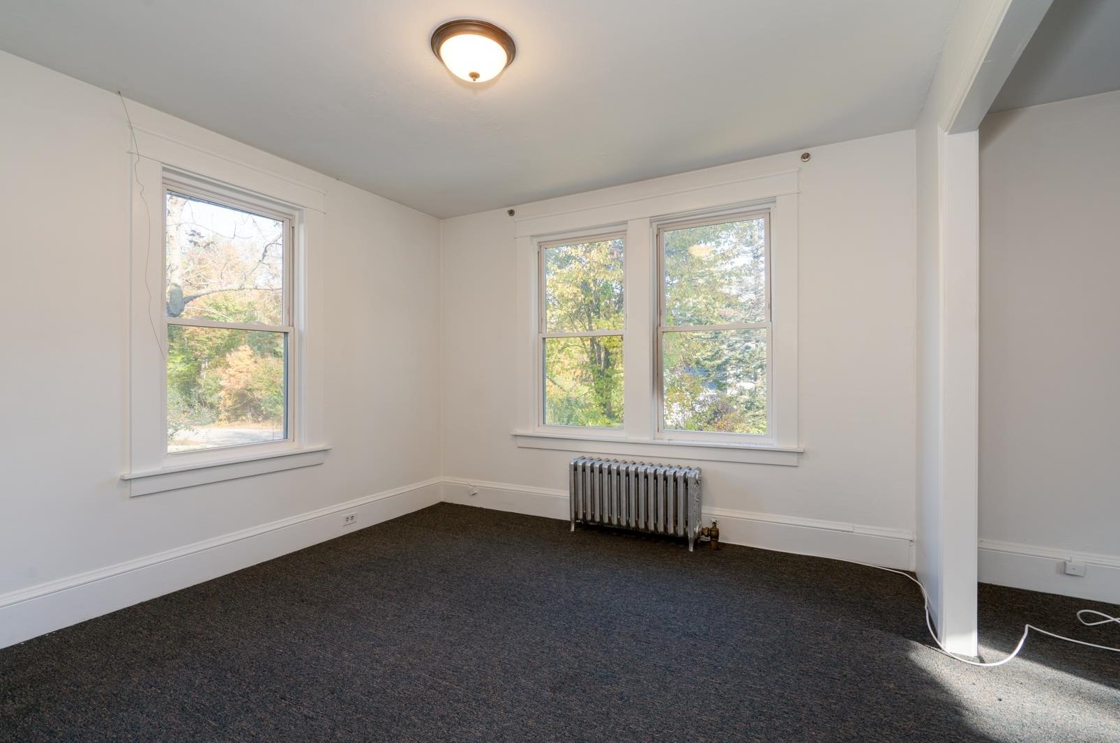 6 Leonard Ave, Manchester NH  03106-1053 exterior