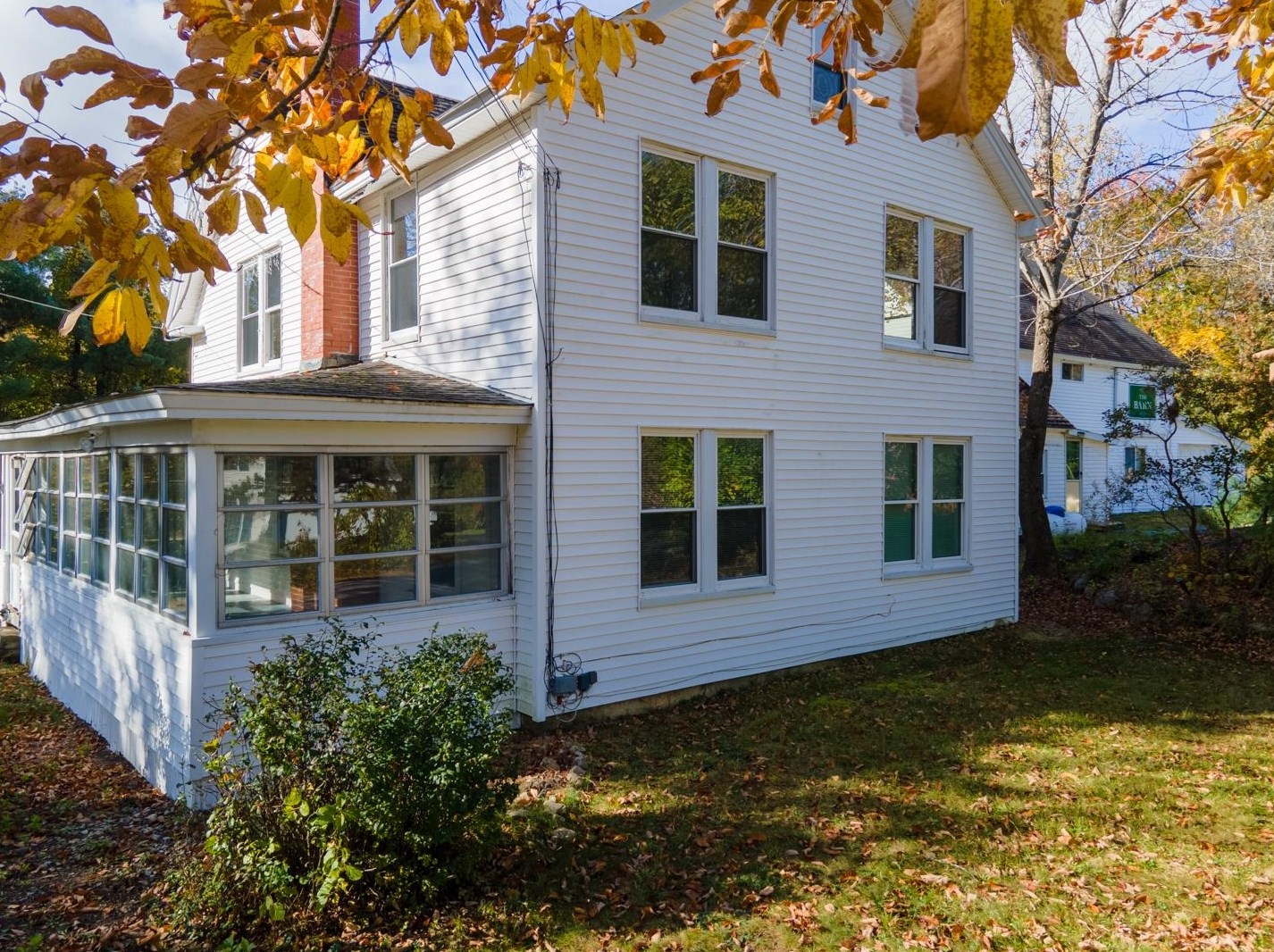 6 Leonard Ave, Manchester NH  03106-1053 exterior