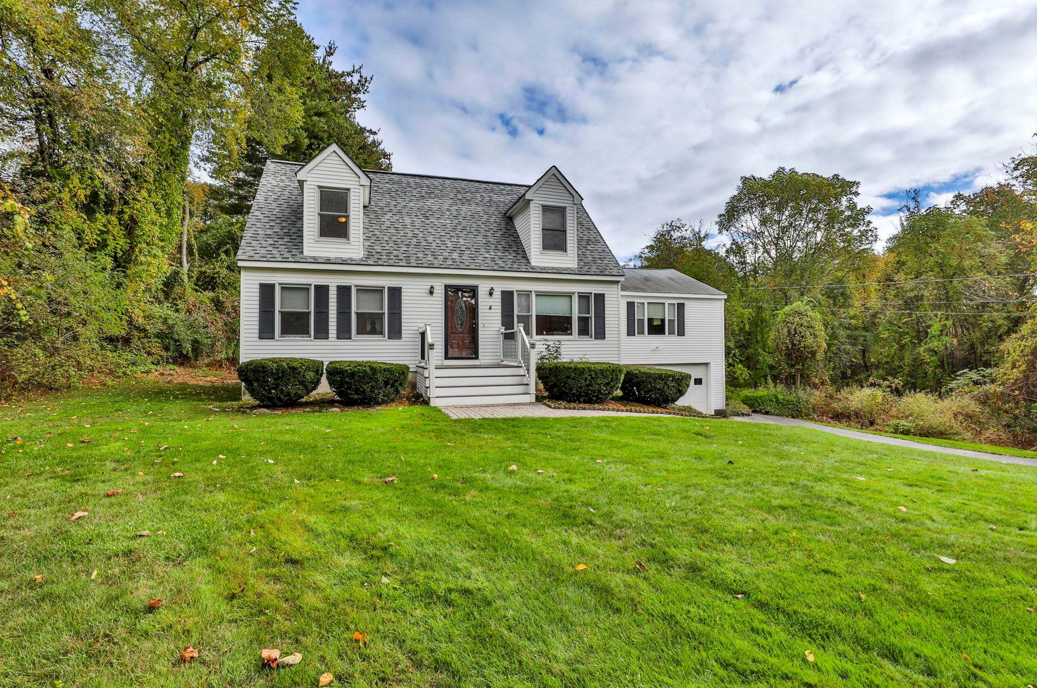 4 Miltimore Rd, Derry, NH 03038
