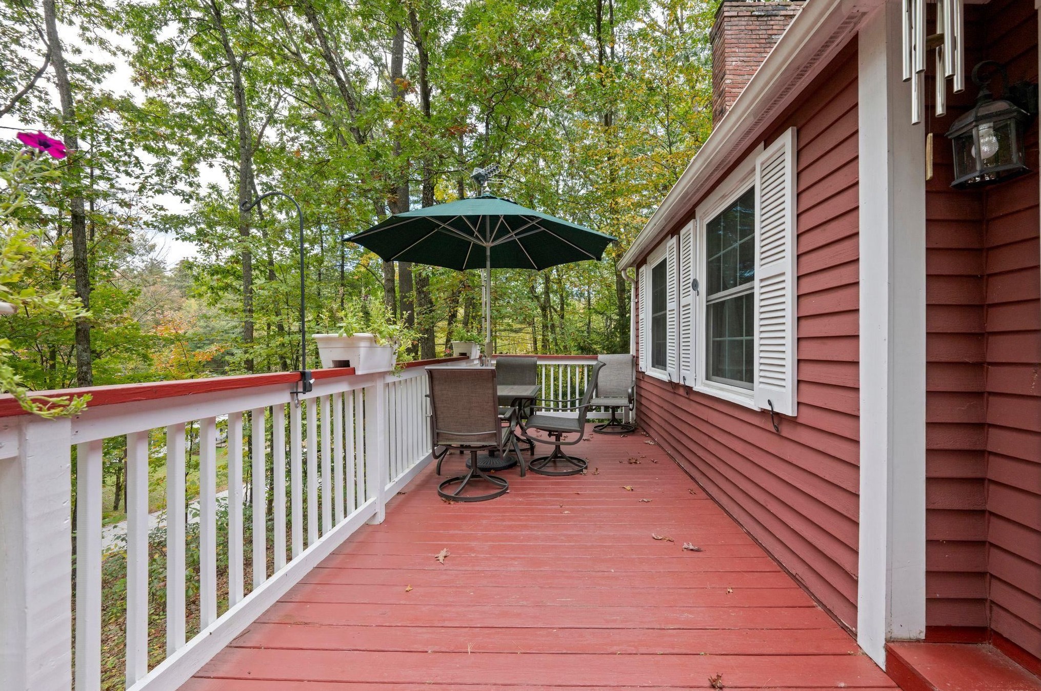 28 Pinnacle St, Manchester NH  03106-1535 exterior