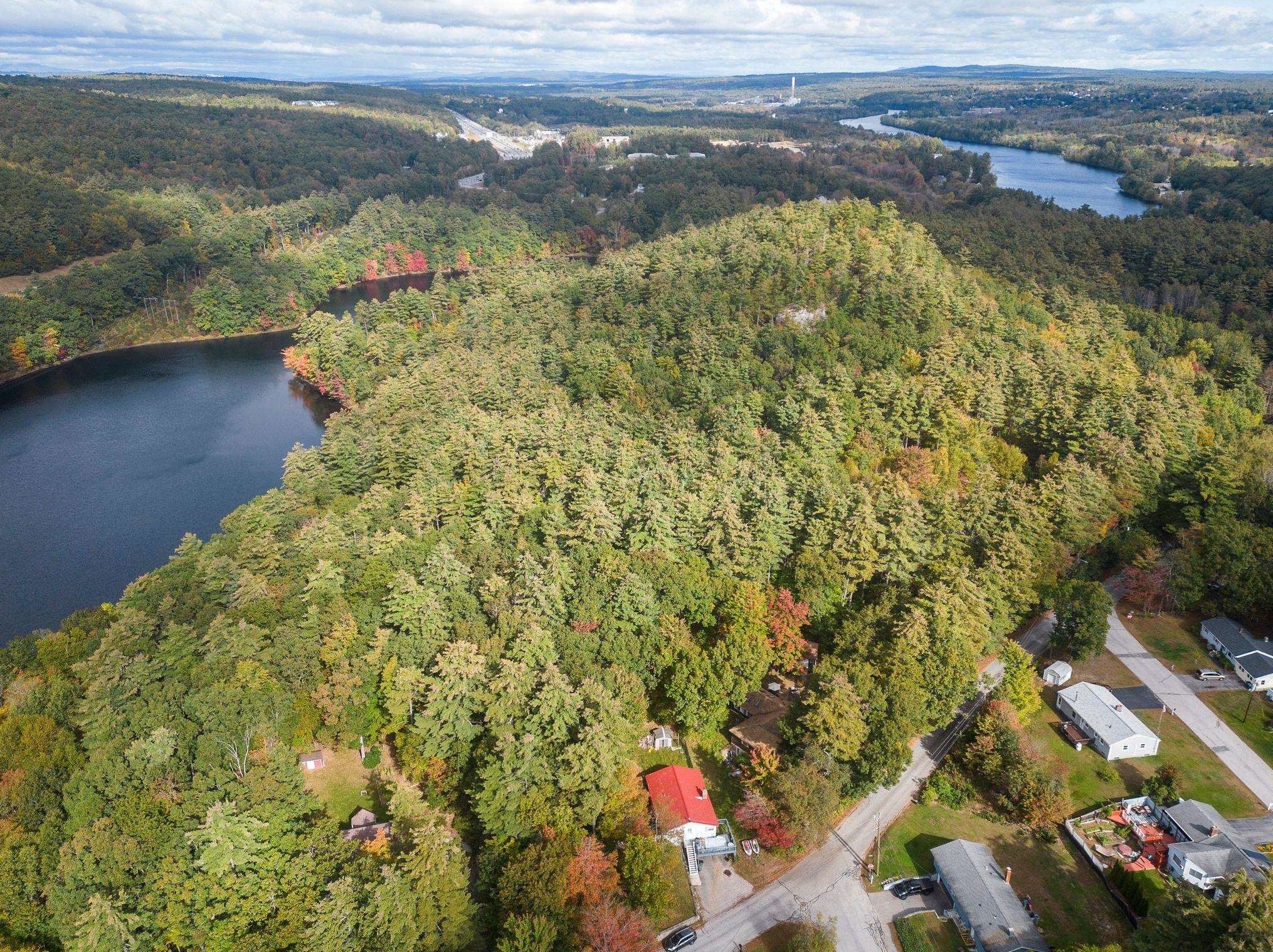 28 Pinnacle St, Manchester NH  03106-1535 exterior