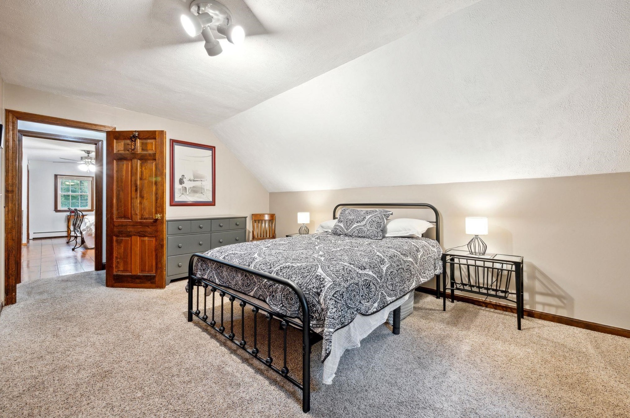 28 Pinnacle St, Manchester NH  03106-1535 exterior