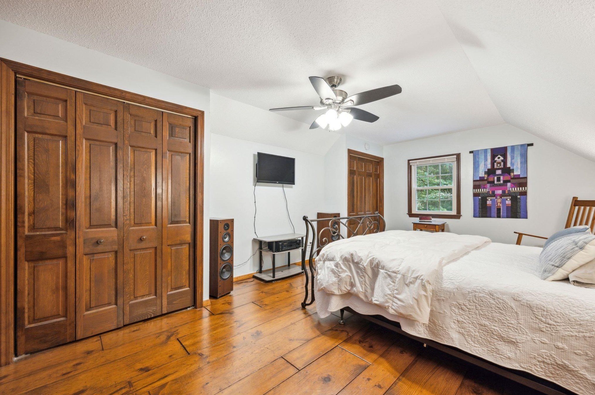 28 Pinnacle St, Manchester NH  03106-1535 exterior