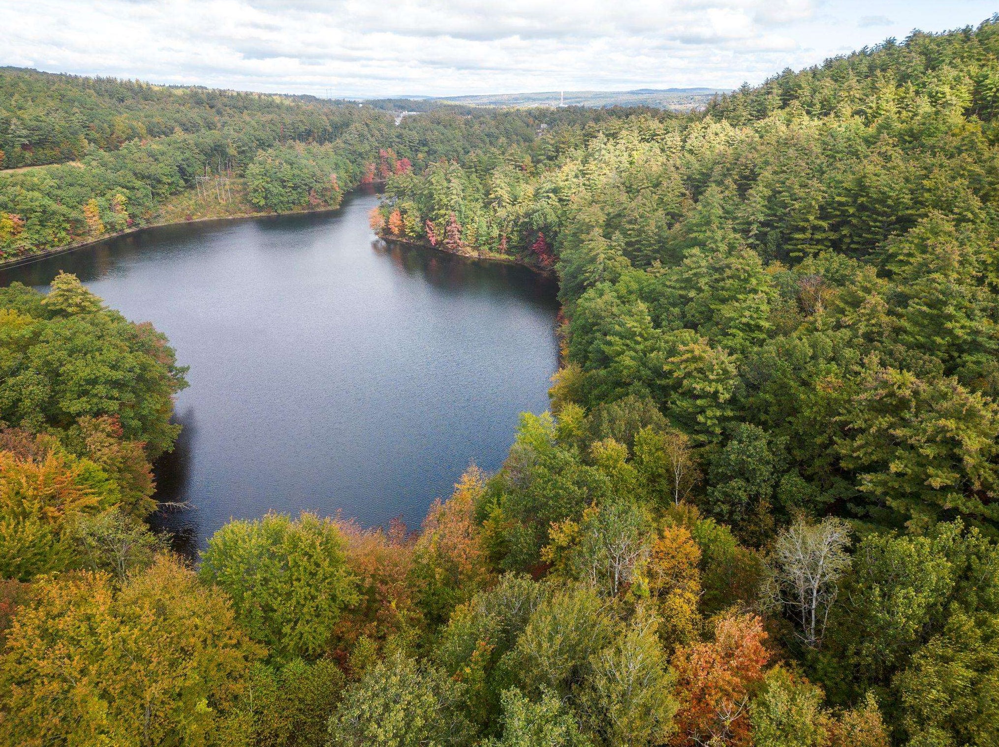 28 Pinnacle St, Manchester NH  03106-1535 exterior