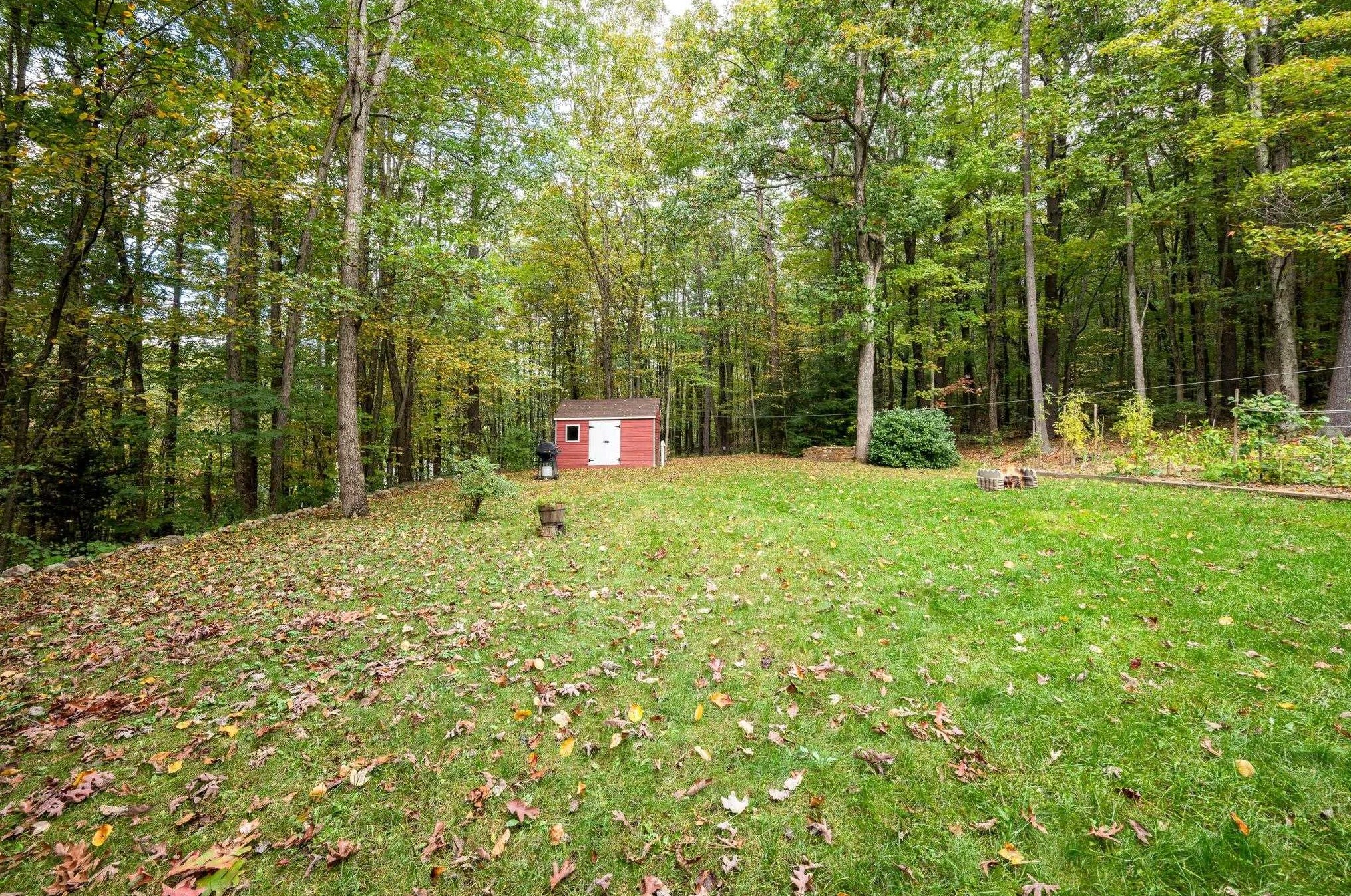 28 Pinnacle St, Manchester NH  03106-1535 exterior