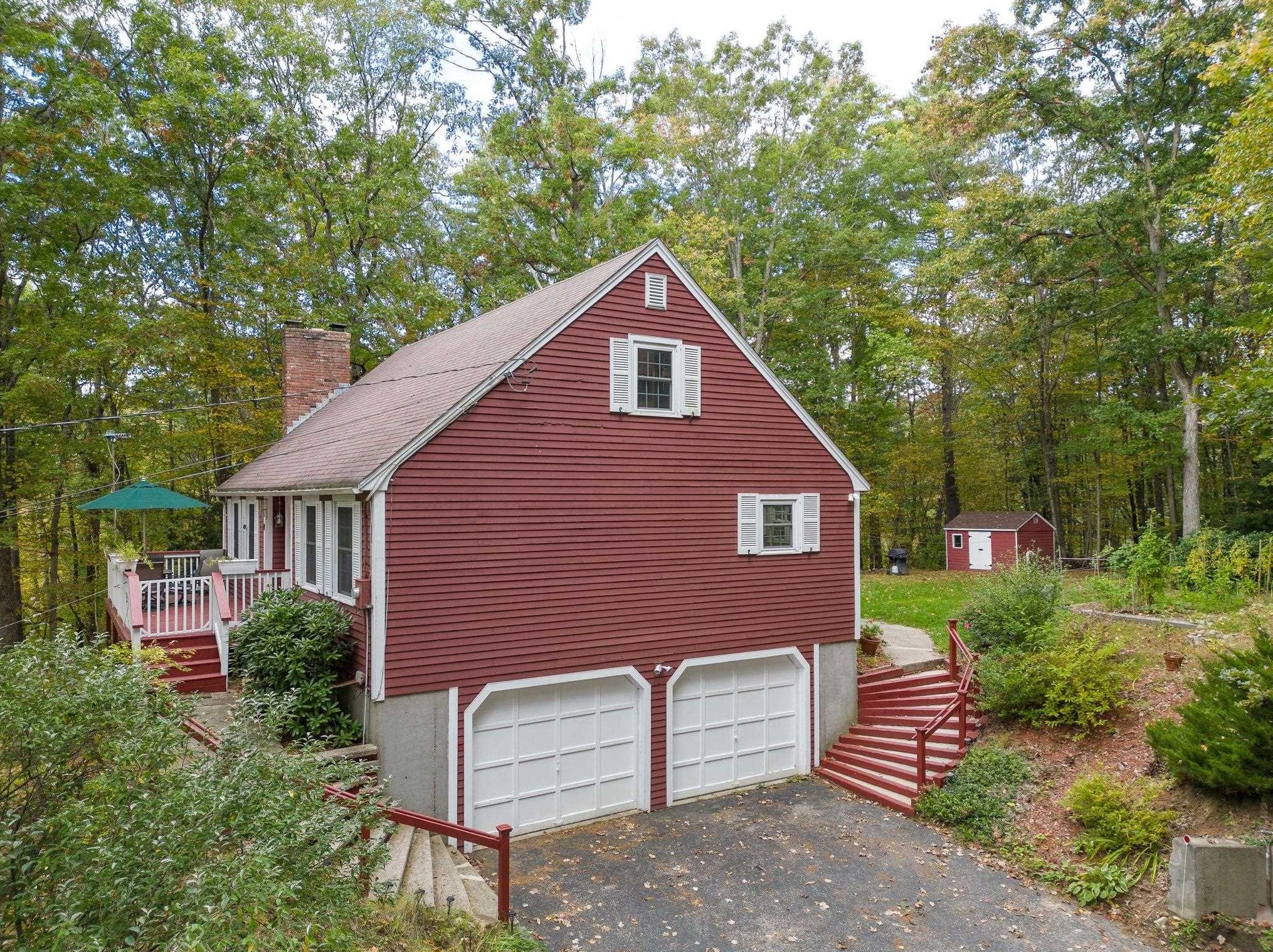 28 Pinnacle St, Manchester NH  03106-1535 exterior