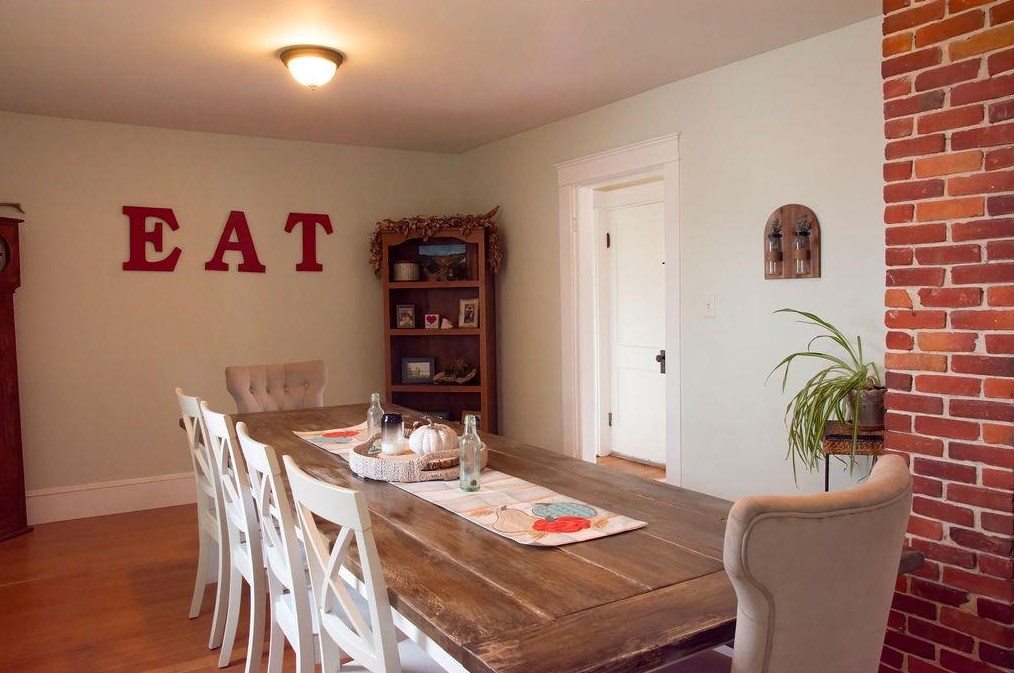 104 Porter St, Manchester NH  03103-2956 exterior