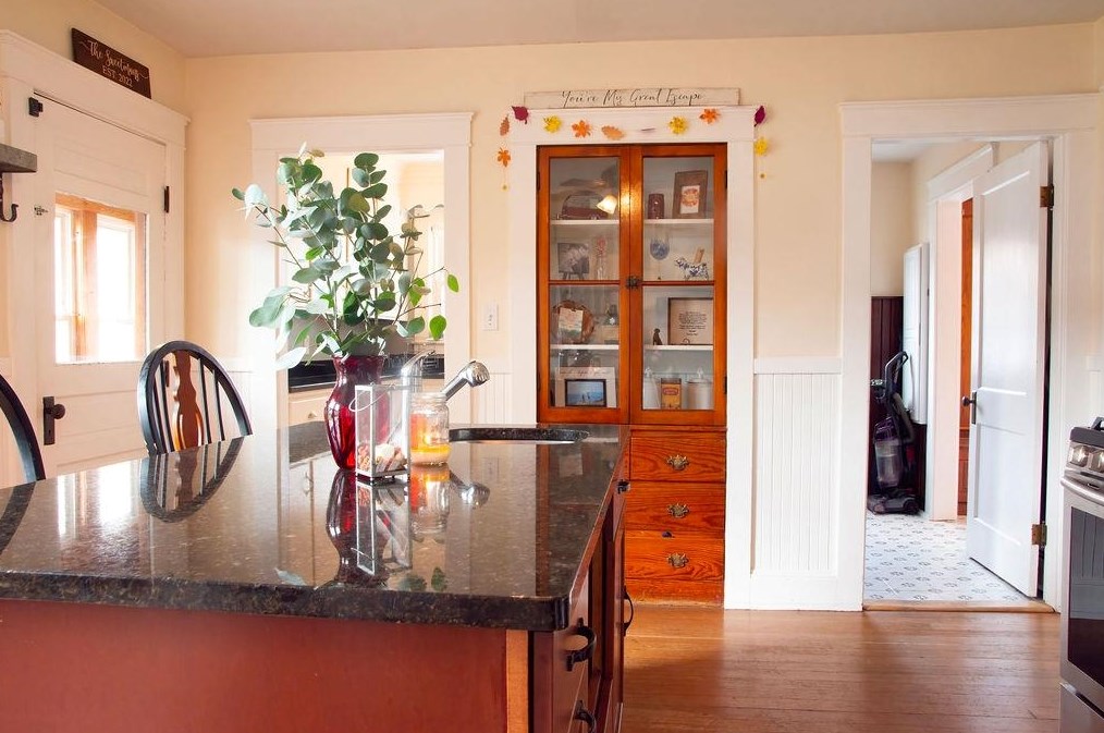 104 Porter St, Manchester NH  03103-2956 exterior