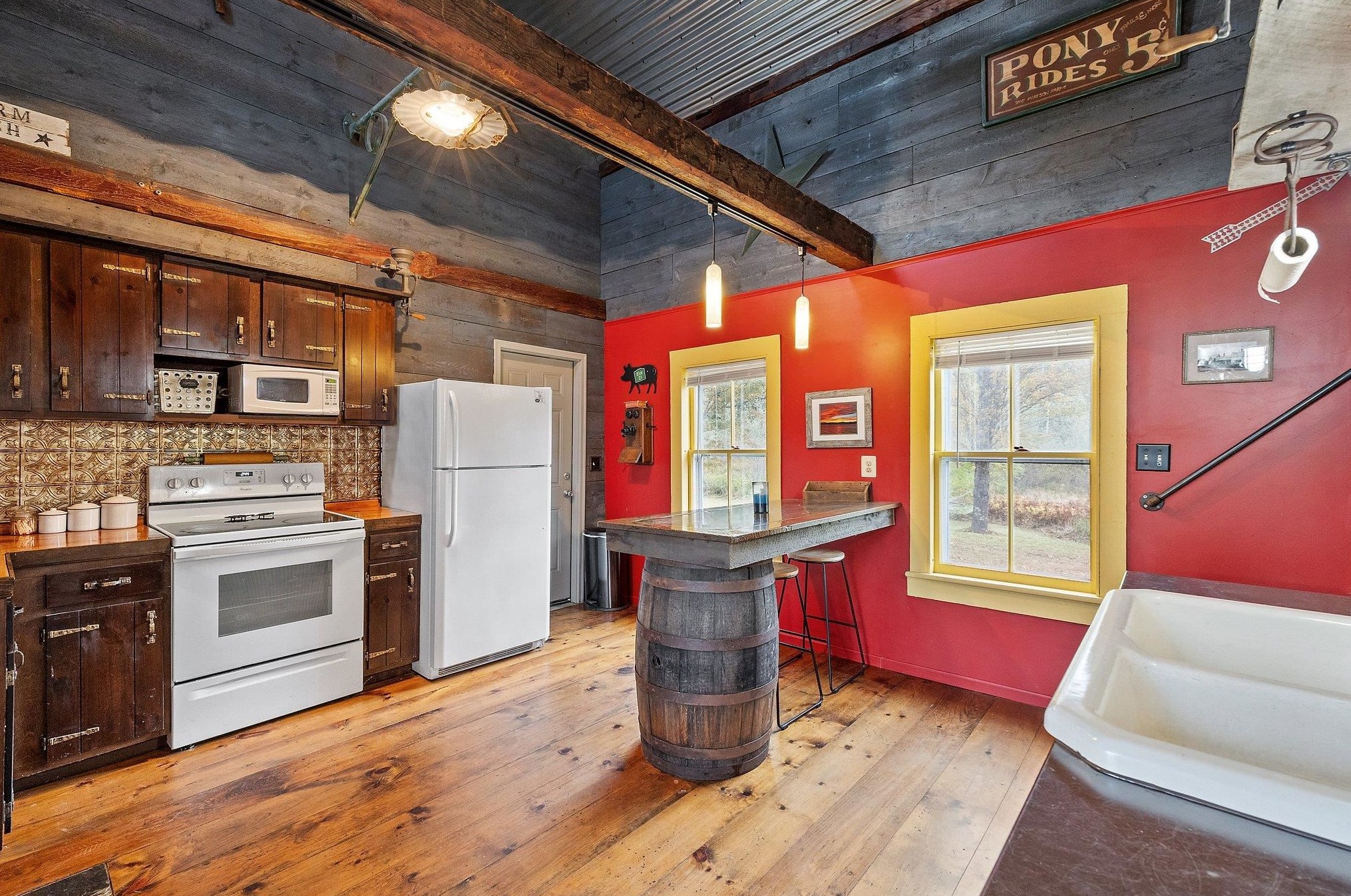 56 Washburn Rd, Bridgewater NH  03222-6615 exterior