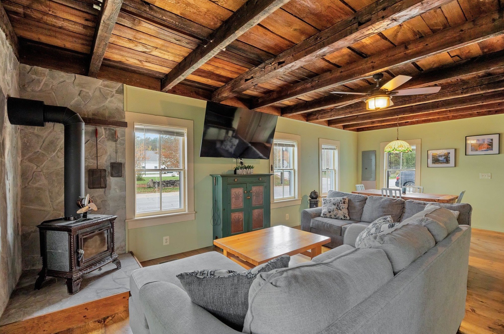 56 Washburn Rd, Bridgewater NH  03222-6615 exterior