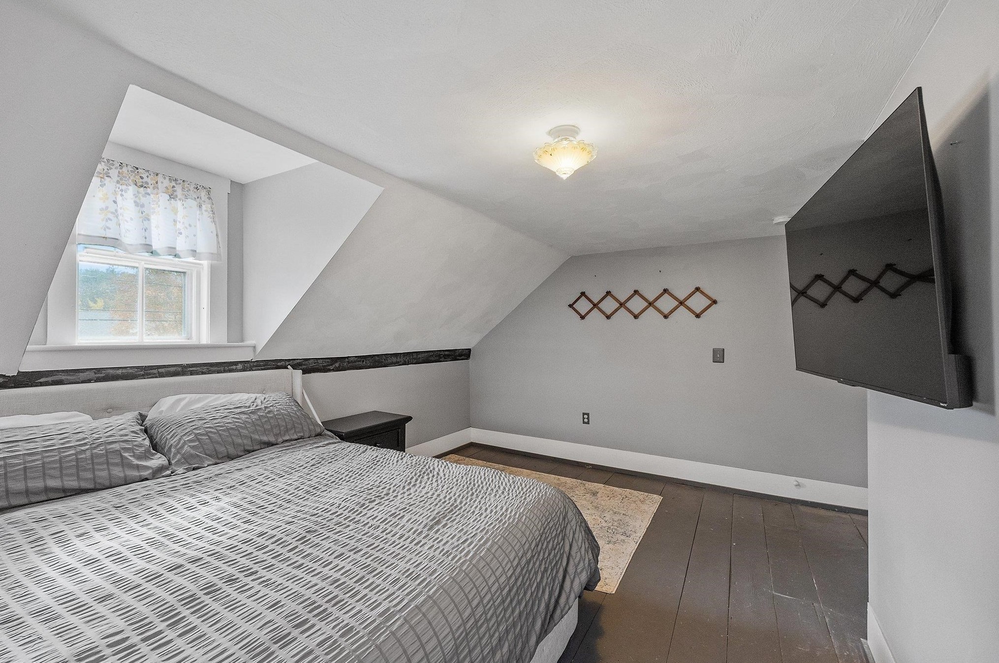 56 Washburn Rd, Bridgewater NH  03222-6615 exterior