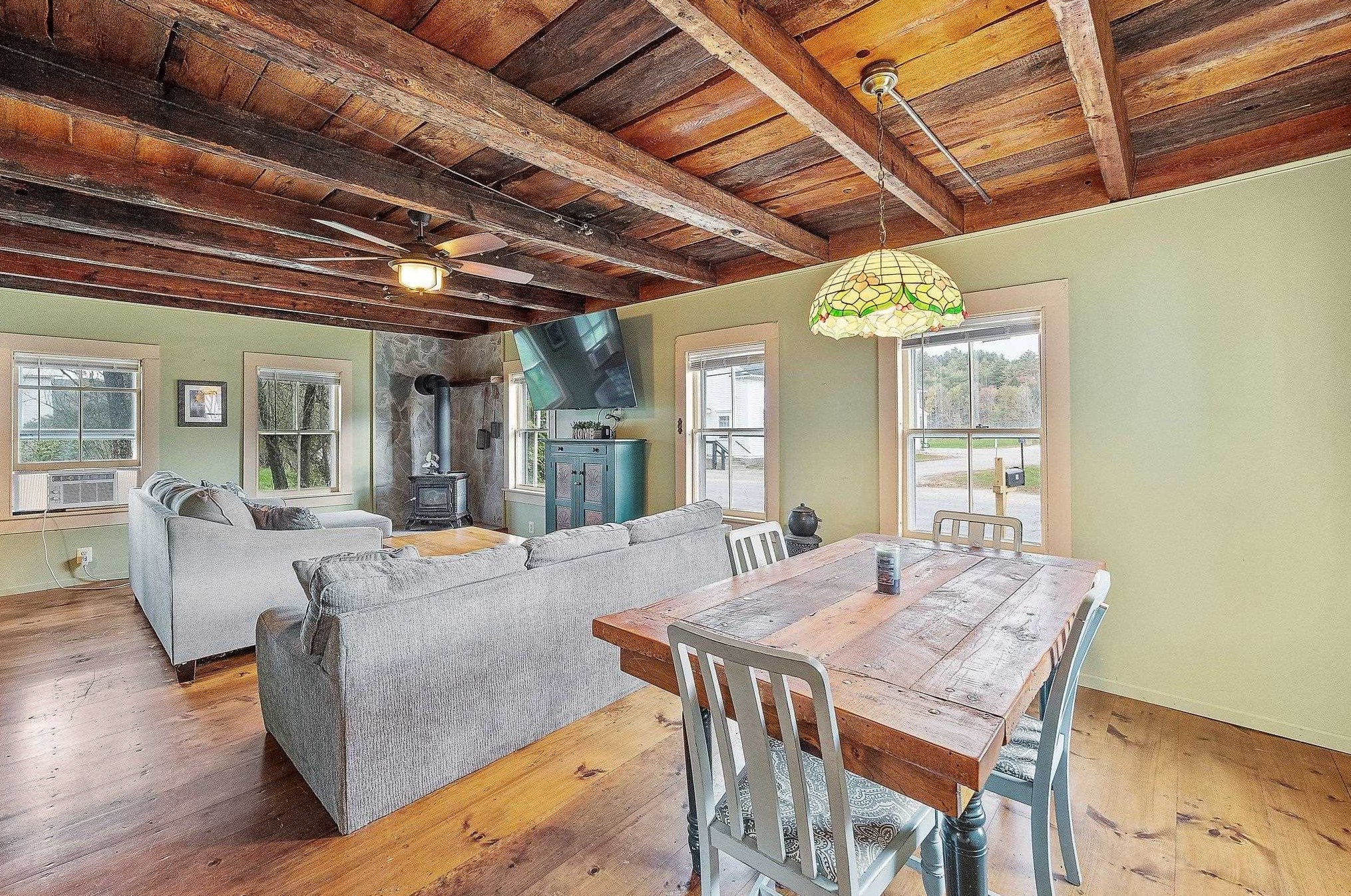 56 Washburn Rd, Bridgewater NH  03222-6615 exterior