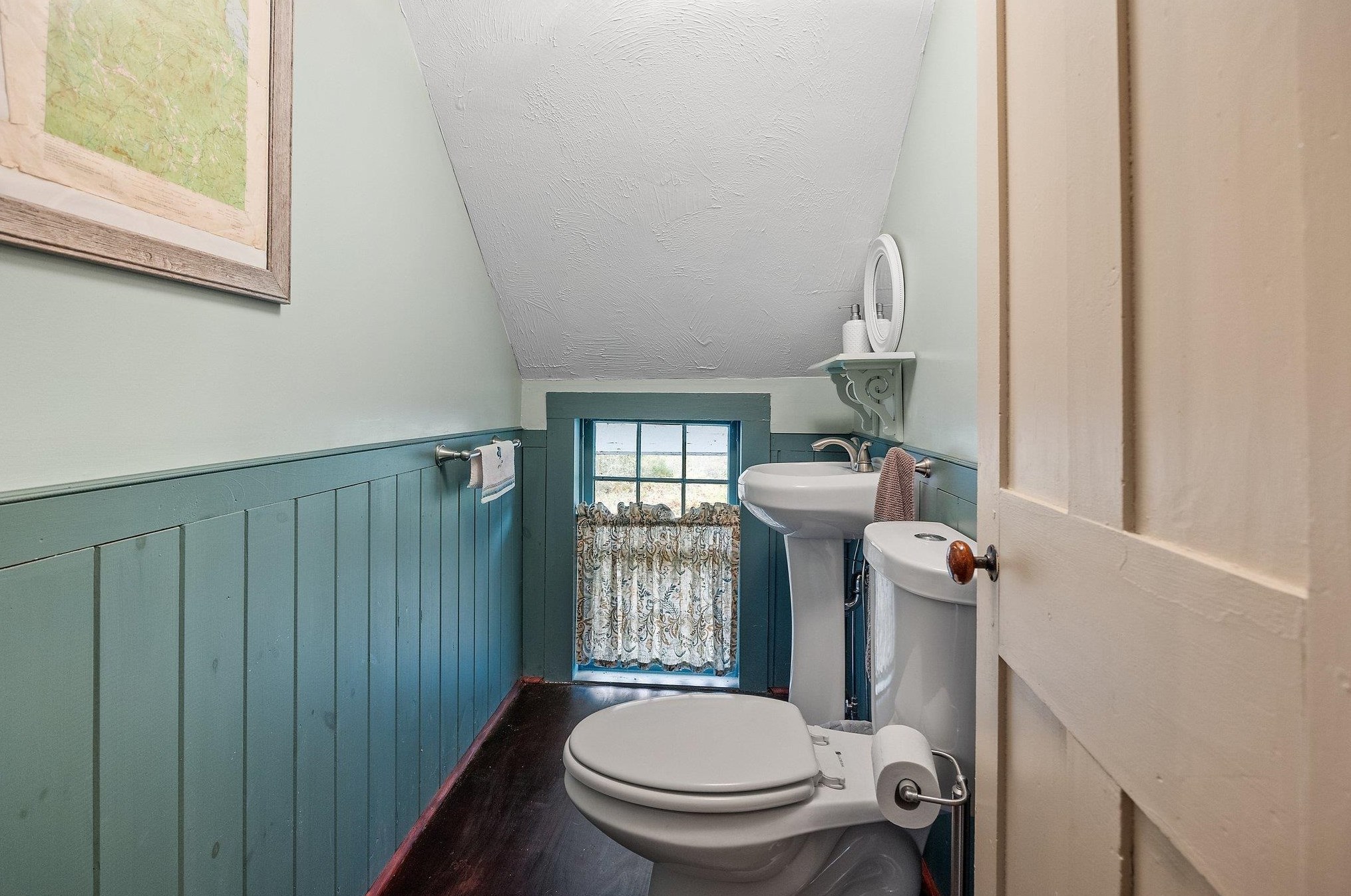 56 Washburn Rd, Bridgewater NH  03222-6615 exterior