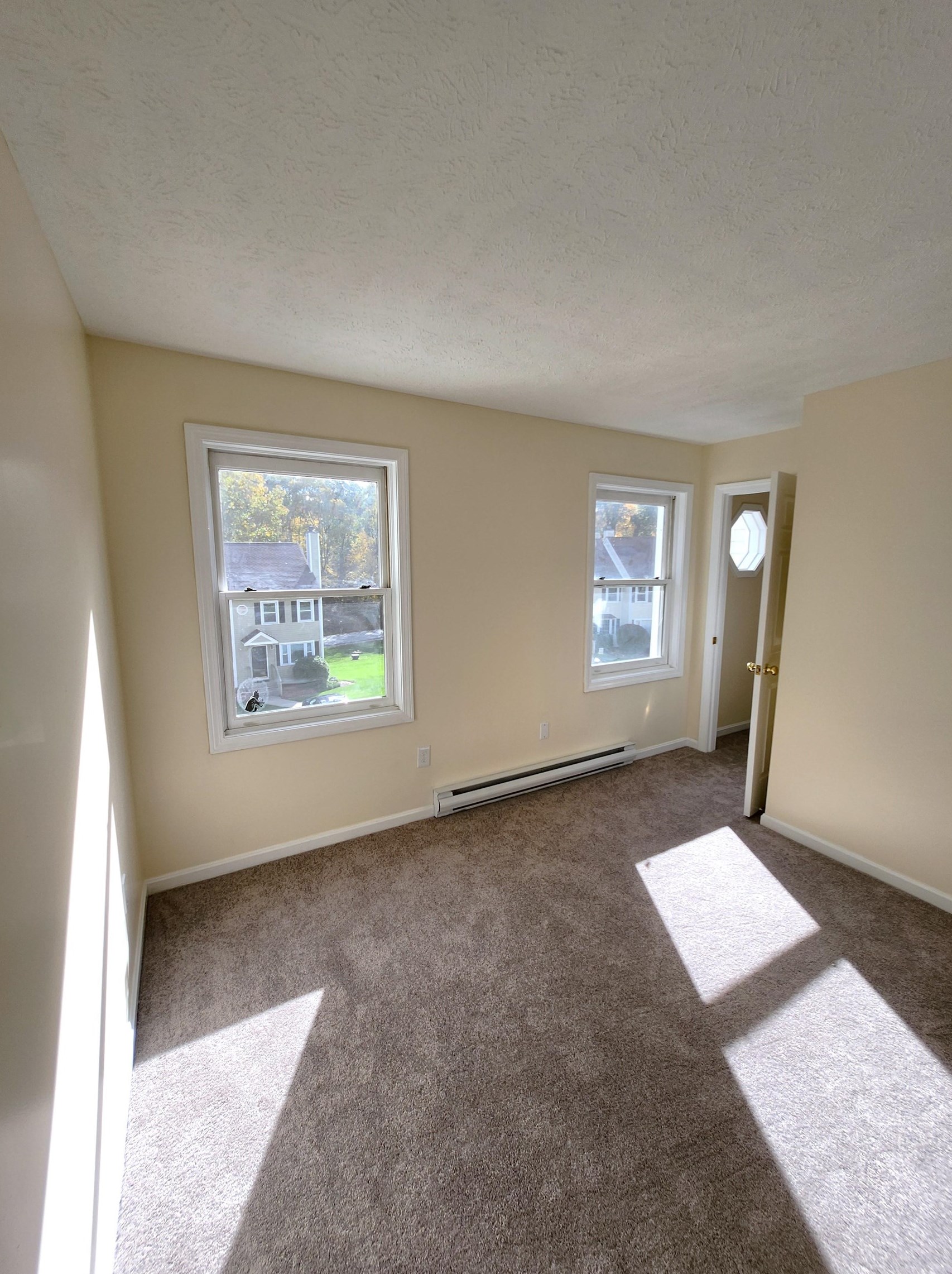 36 Cricket Hill Dr, Merrimack NH  03054-6621 exterior