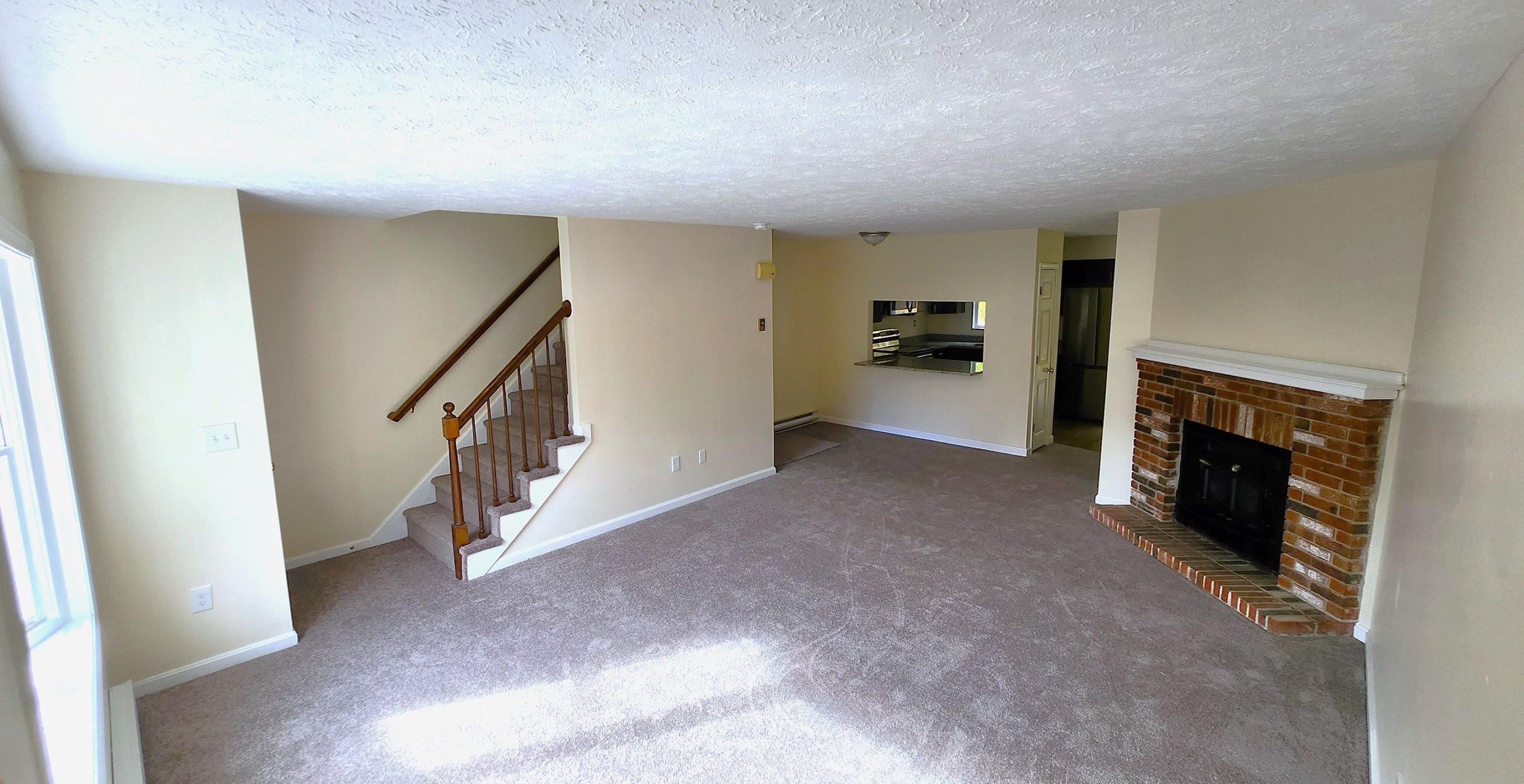 36 Cricket Hill Dr, Merrimack NH  03054-6621 exterior