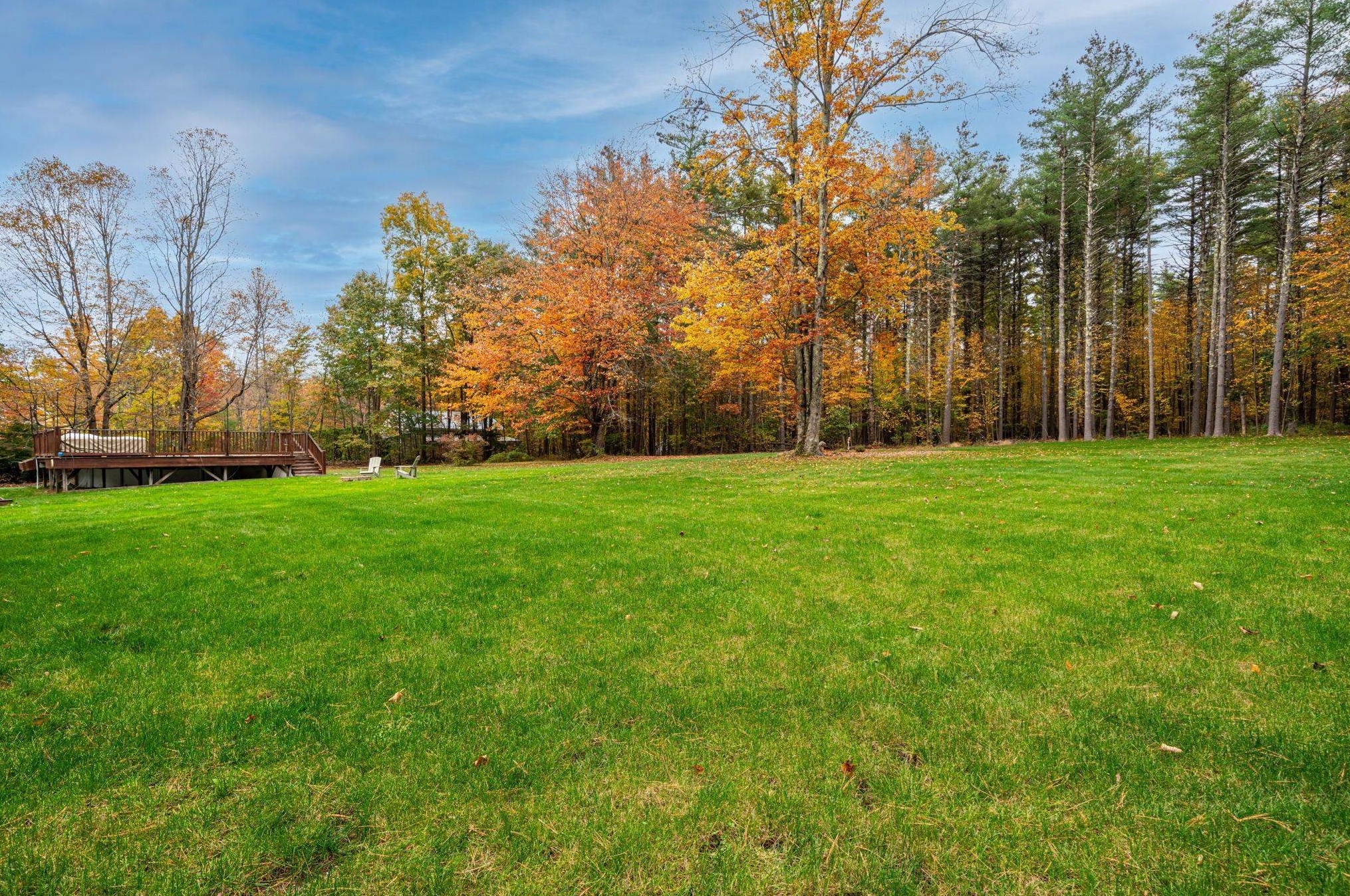 281 Baboosic Lake Rd, Merrimack NH  03054-2213 exterior