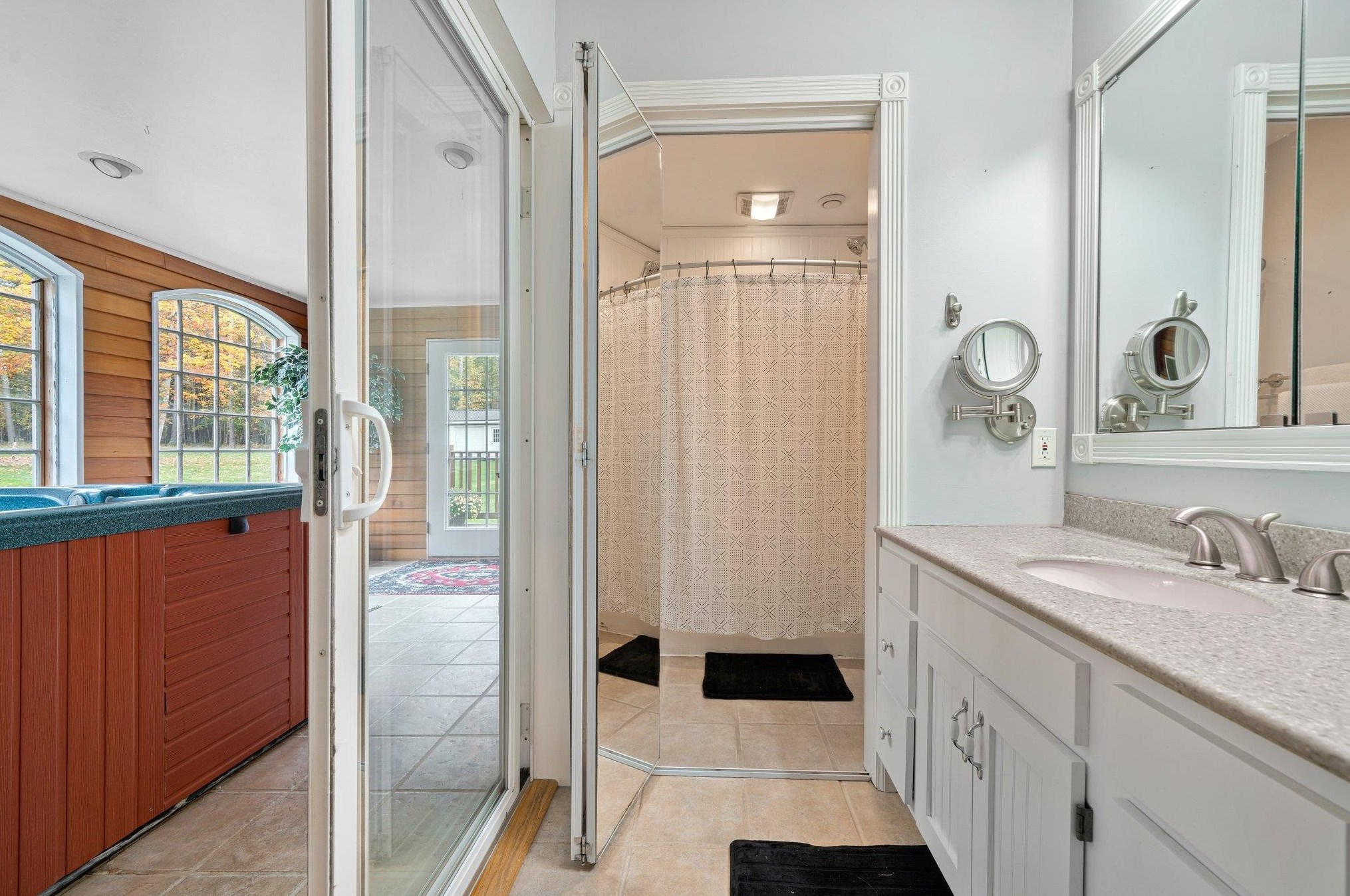 281 Baboosic Lake Rd, Merrimack NH  03054-2213 exterior