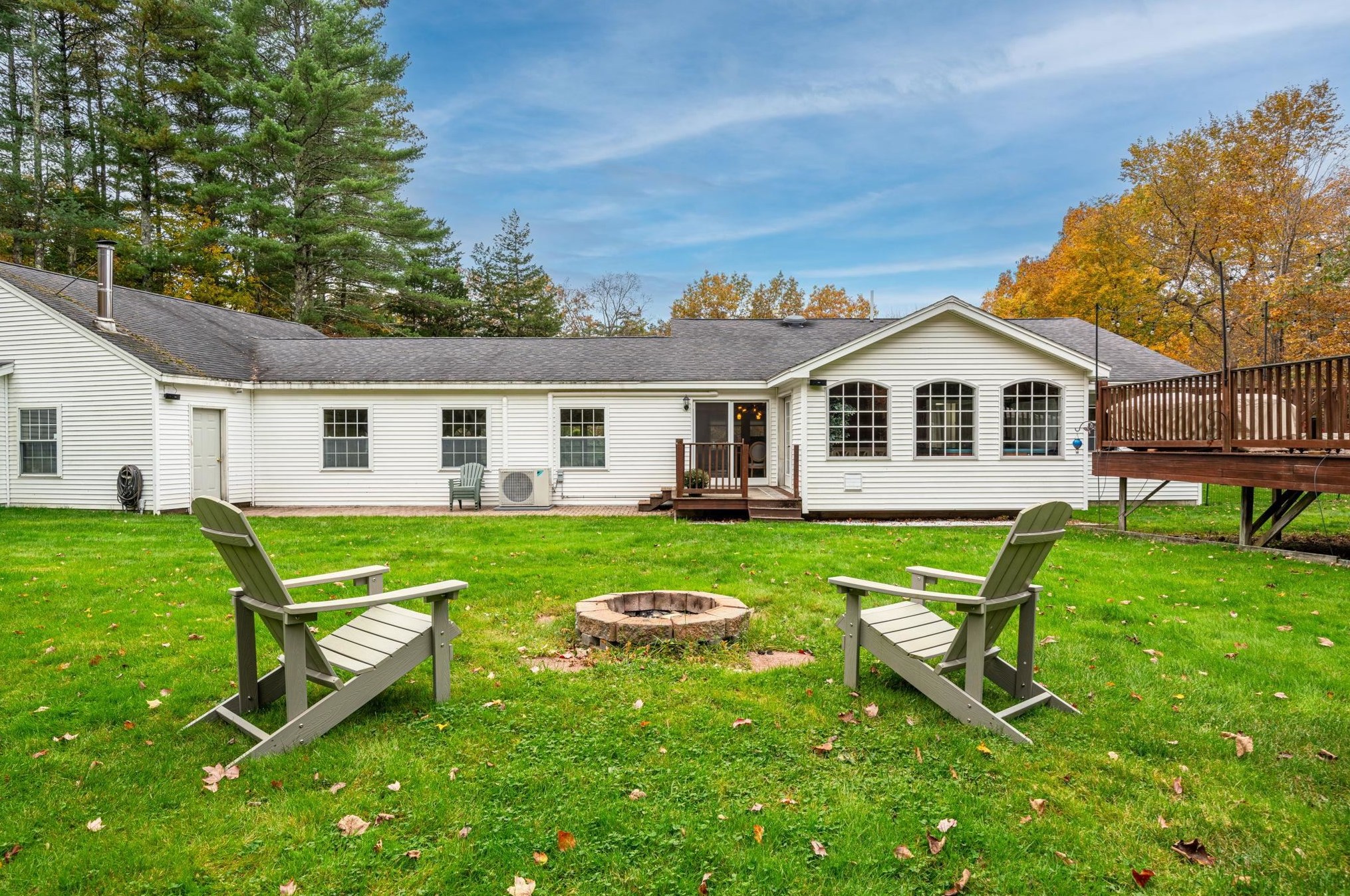 281 Baboosic Lake Rd, Merrimack NH  03054-2213 exterior