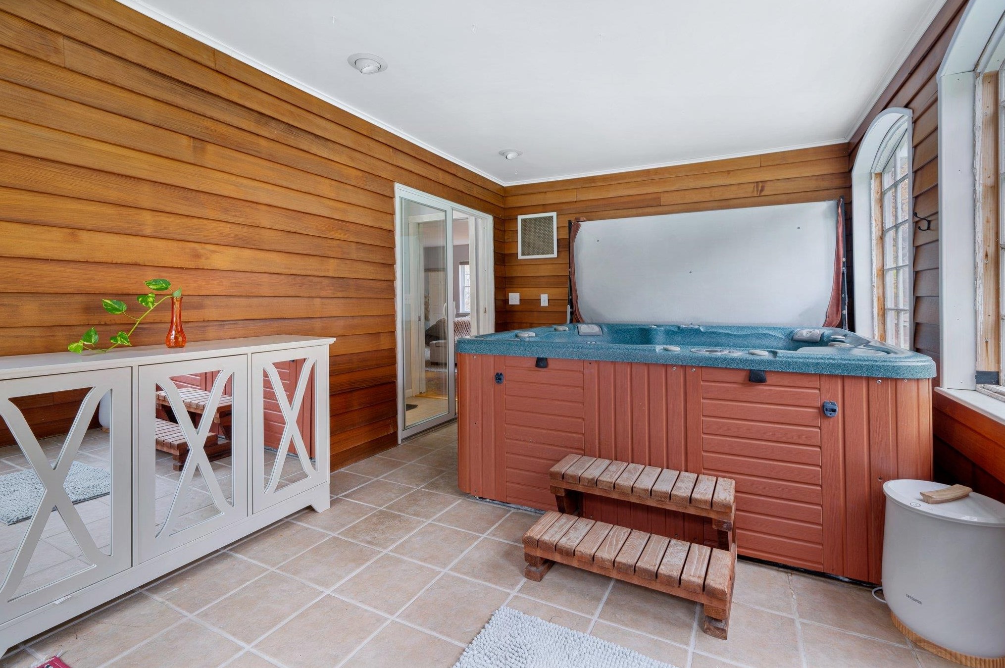 281 Baboosic Lake Rd, Merrimack NH  03054-2213 exterior