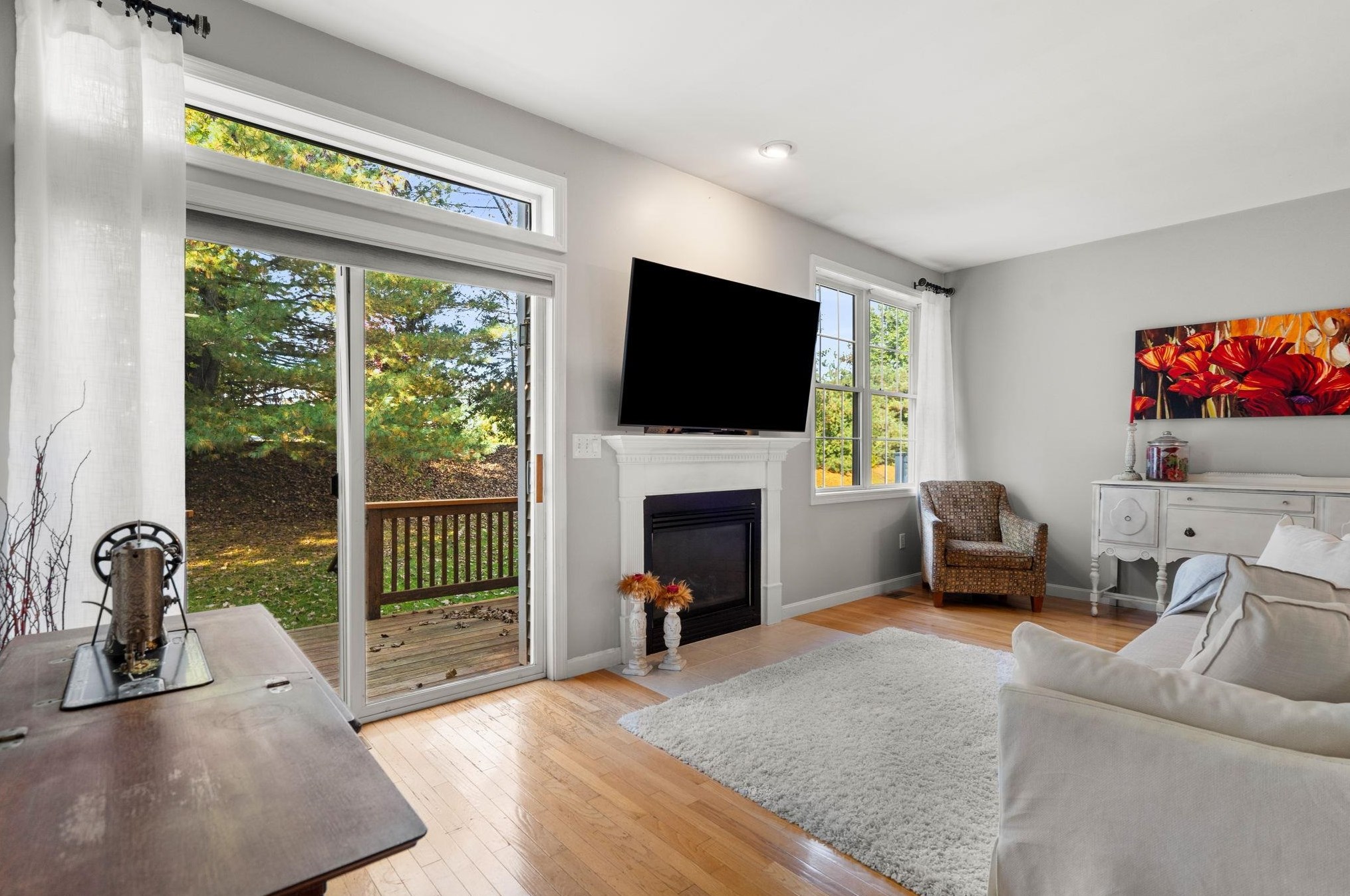 12 Edward Cir, Manchester NH  03110-6867 exterior