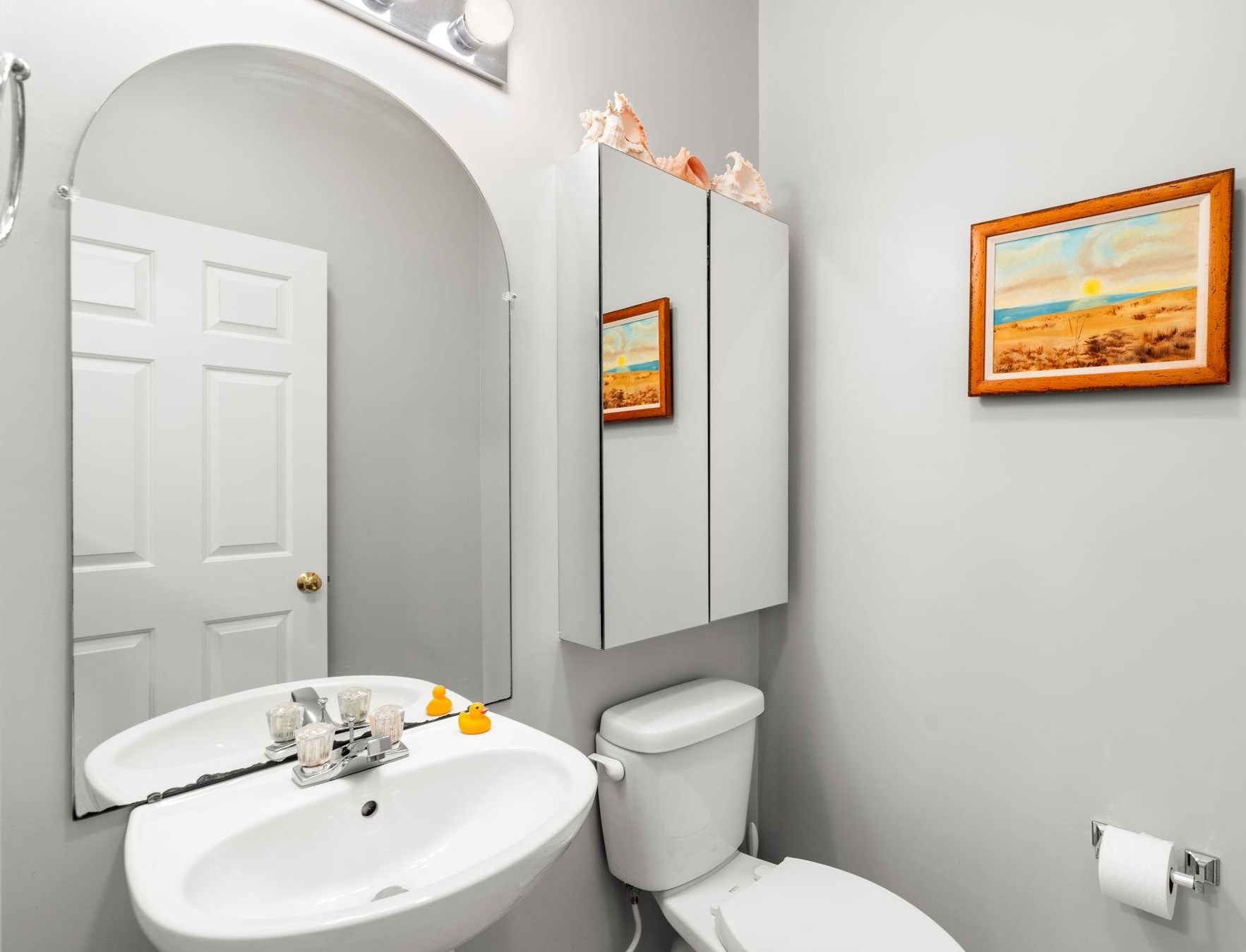 12 Edward Cir, Manchester NH  03110-6867 exterior