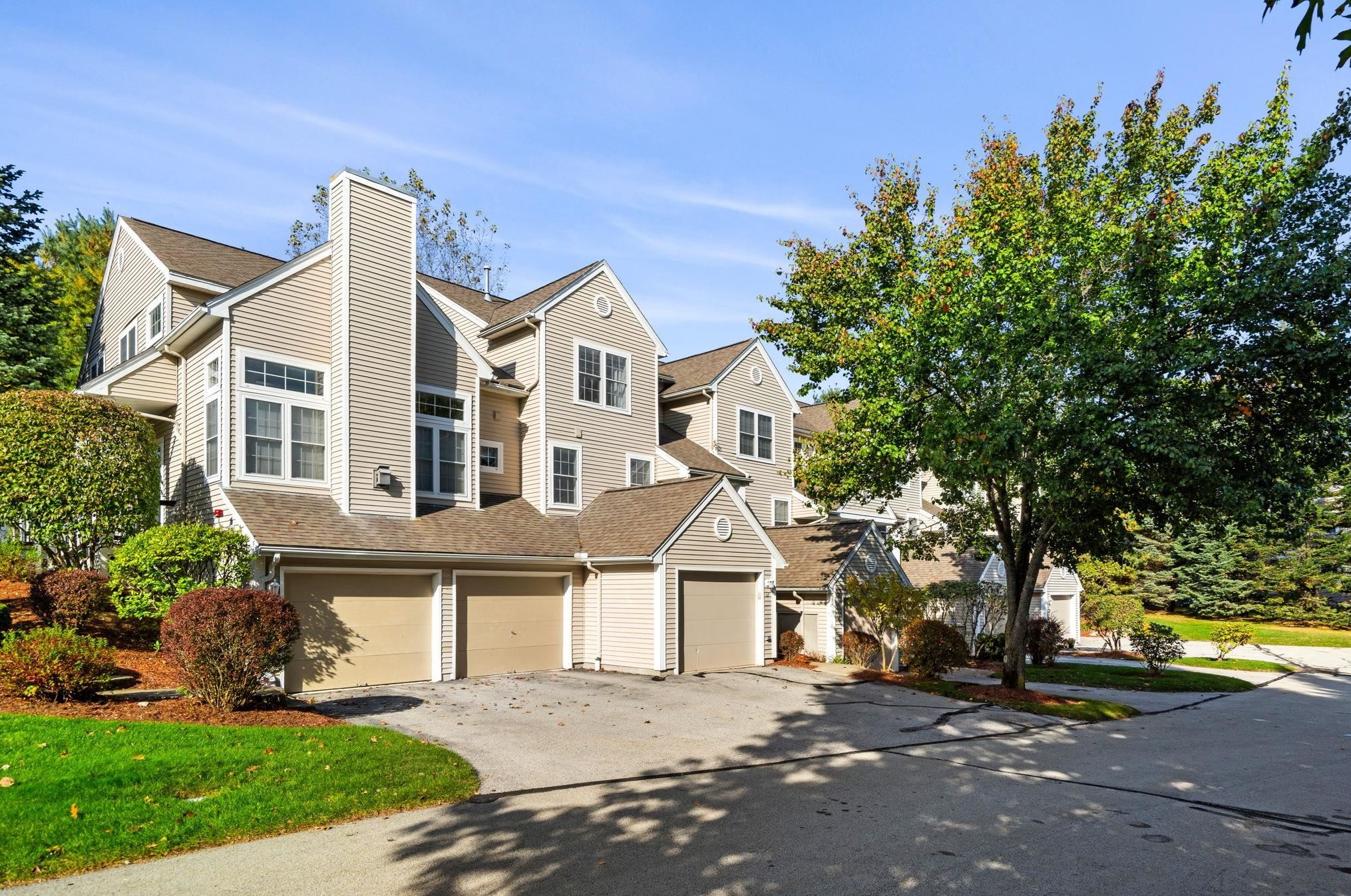 12 Edward Cir, Manchester NH  03110-6867 exterior