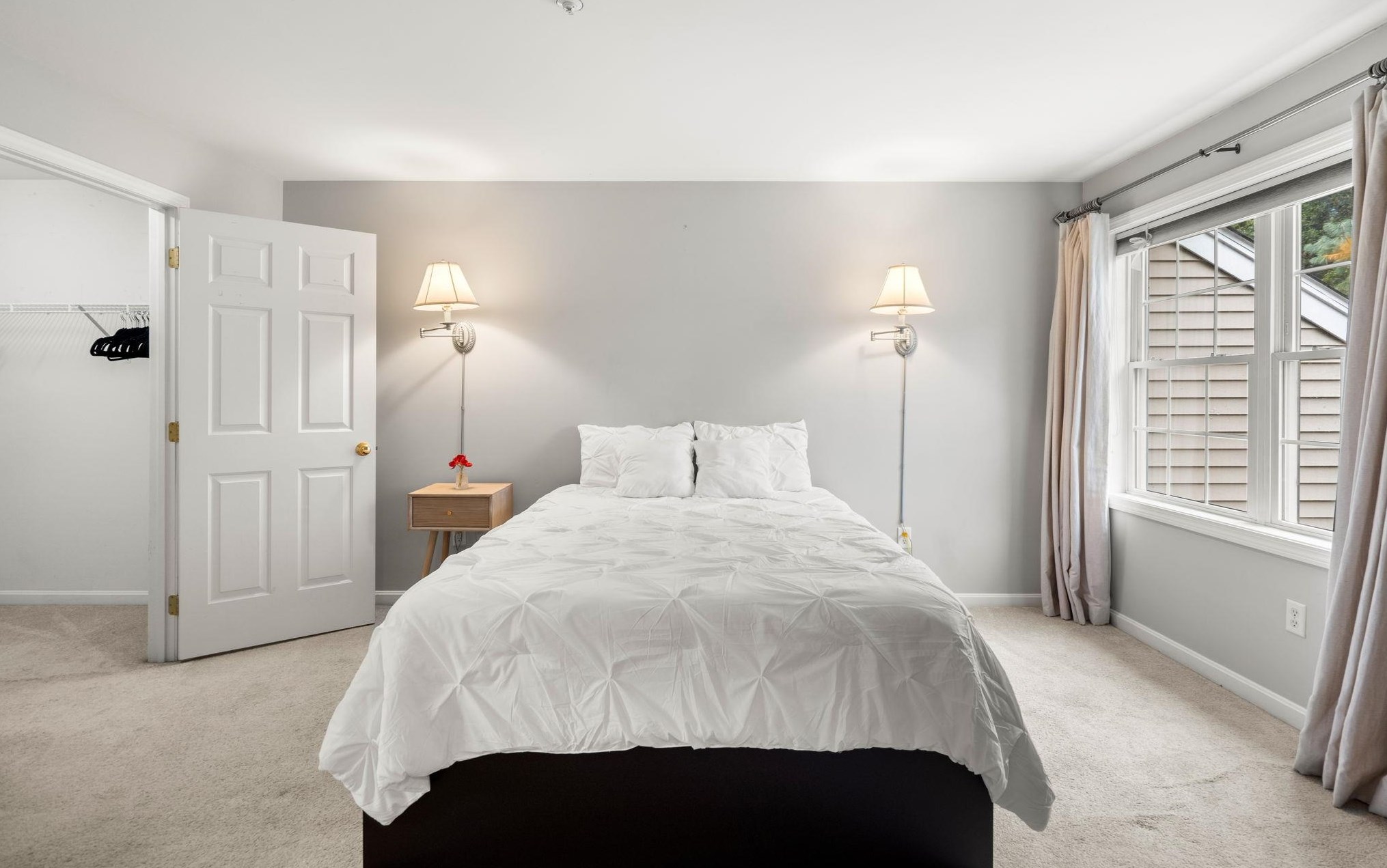 12 Edward Cir, Manchester NH  03110-6867 exterior