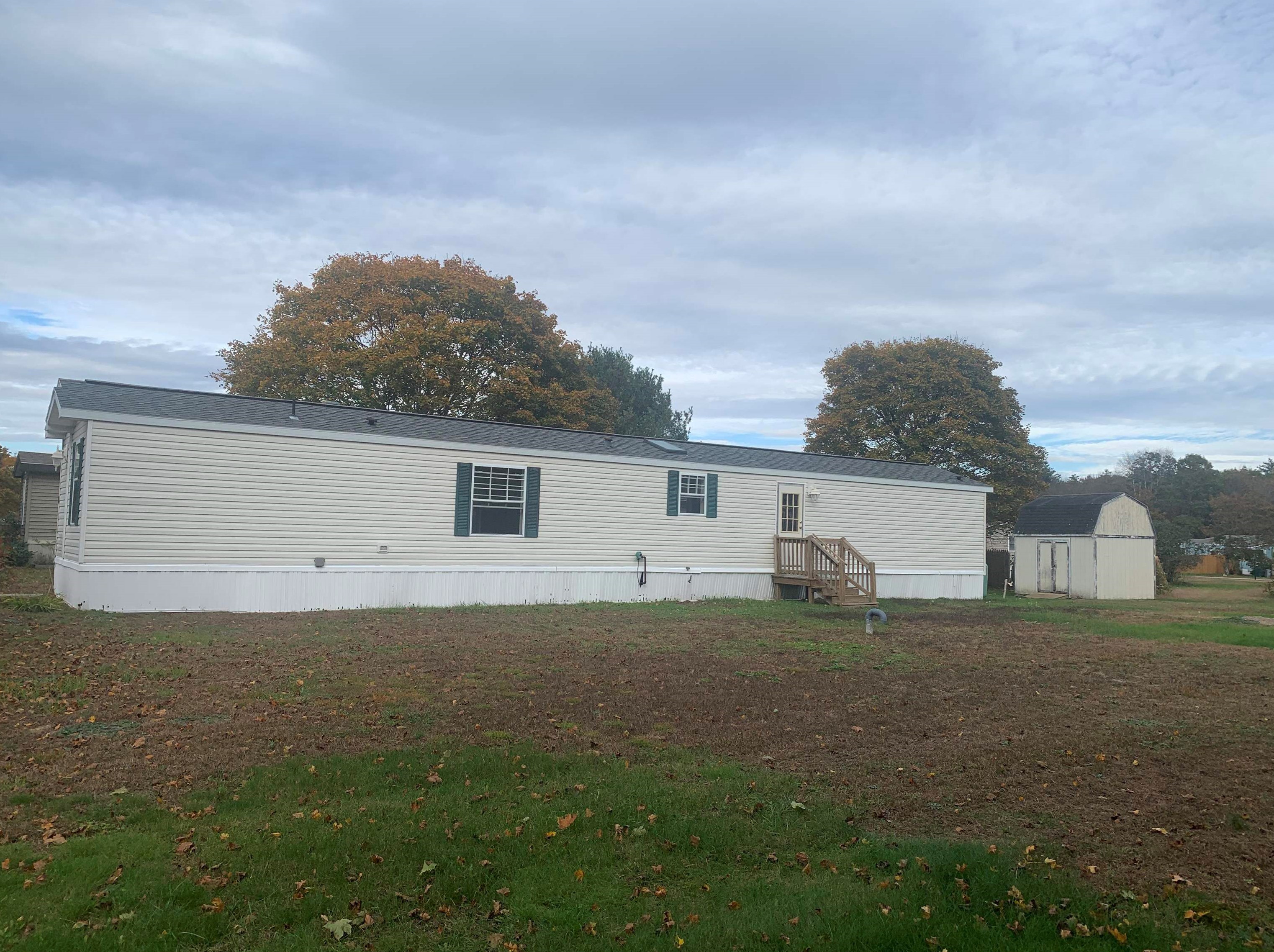 8 Morning Glory Ln, Rochester NH  03868-8755 exterior
