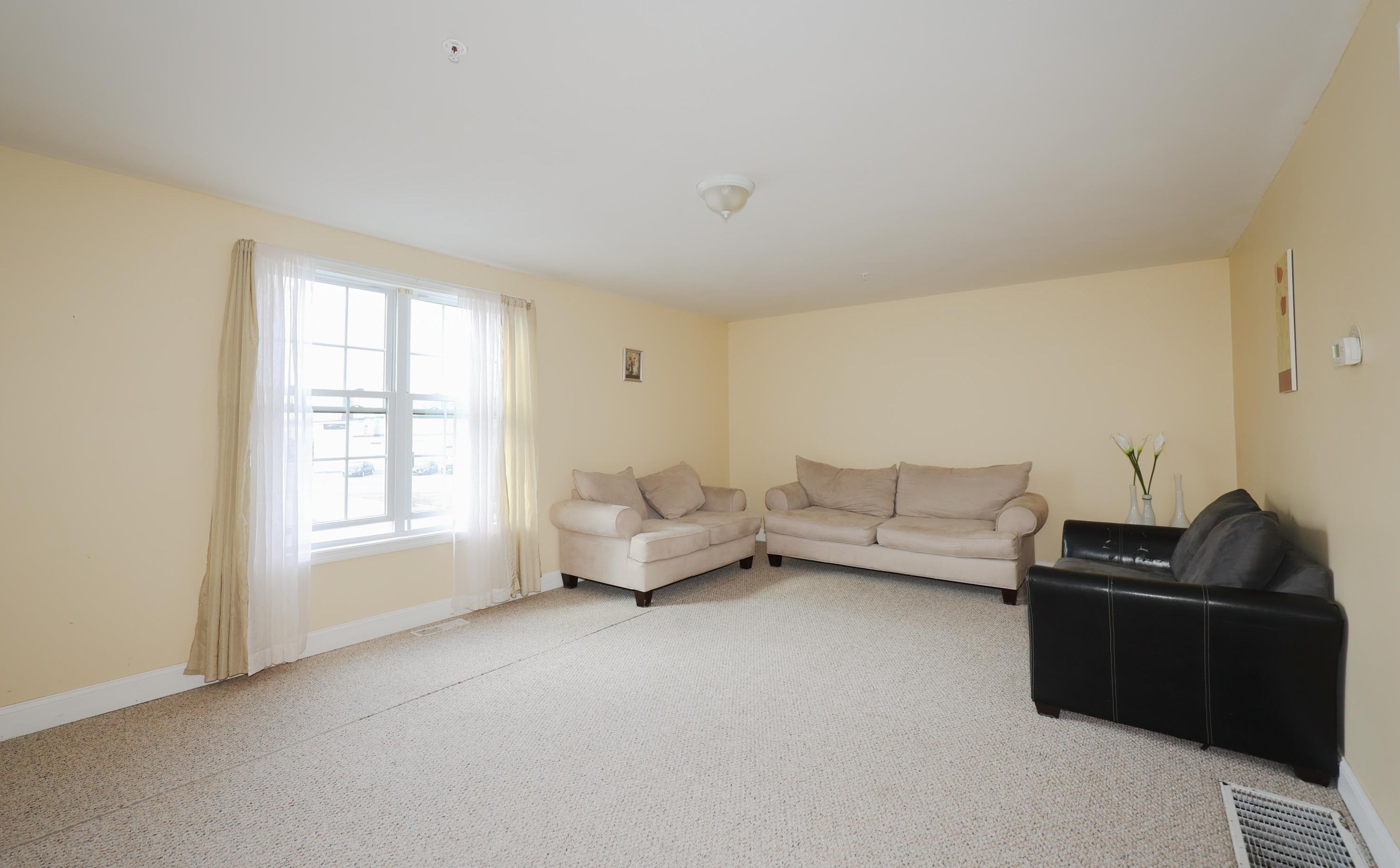 101 Maple St, Manchester NH  03103-5643 exterior