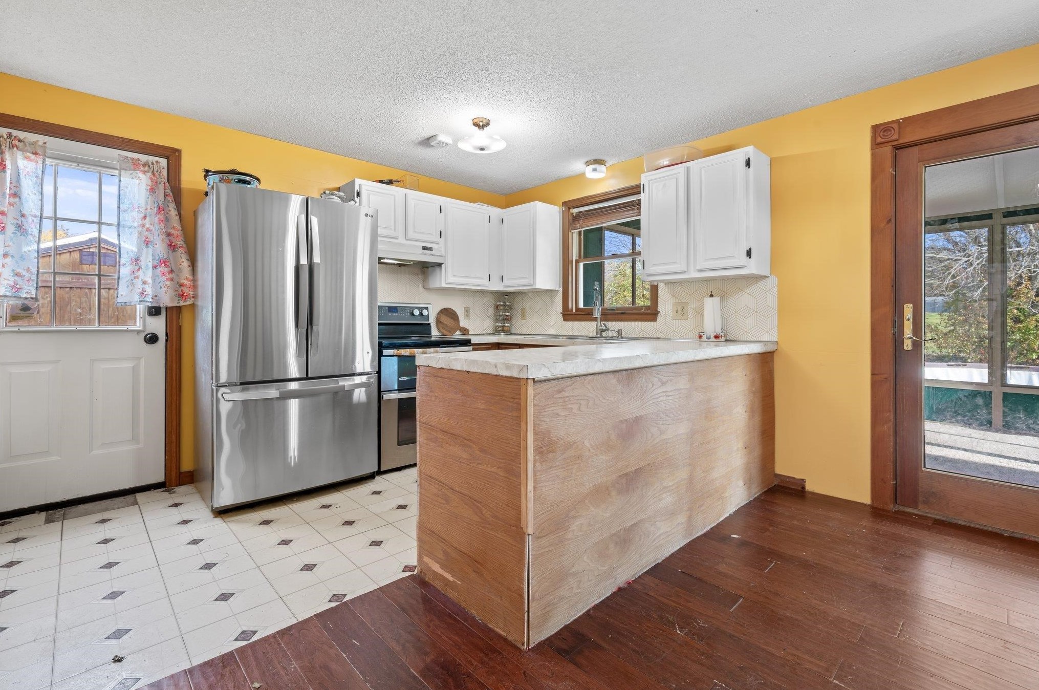 18 Jacobs Dr, Rochester NH  03867-2453 exterior