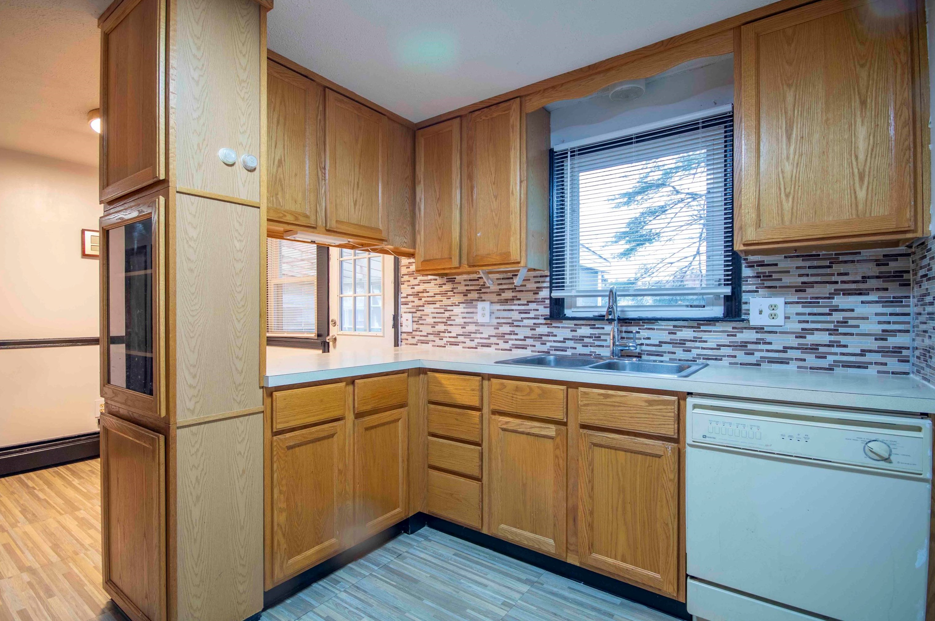 255 Greeley St, Manchester NH  03102-2337 exterior