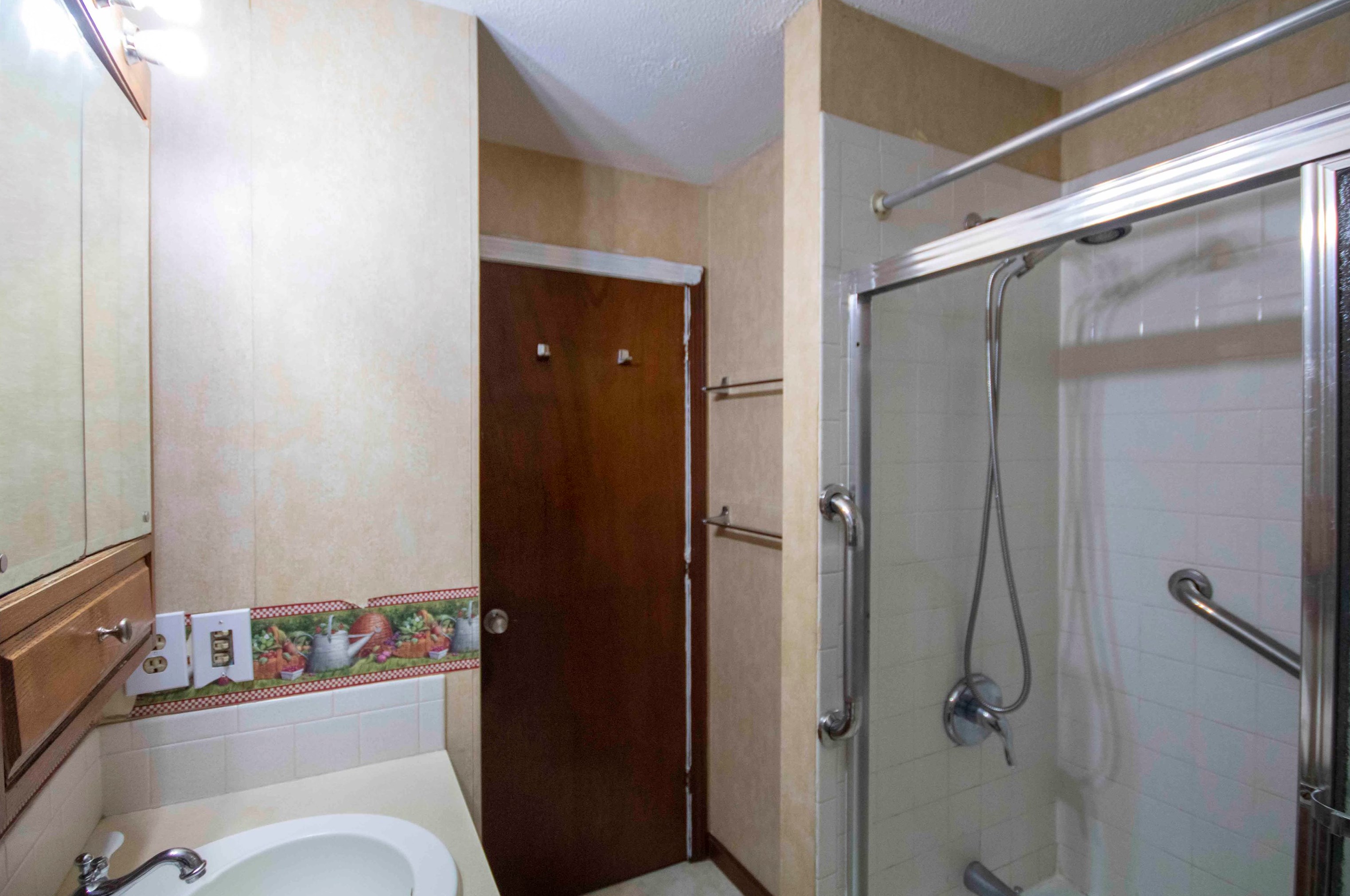 255 Greeley St, Manchester NH  03102-2337 exterior