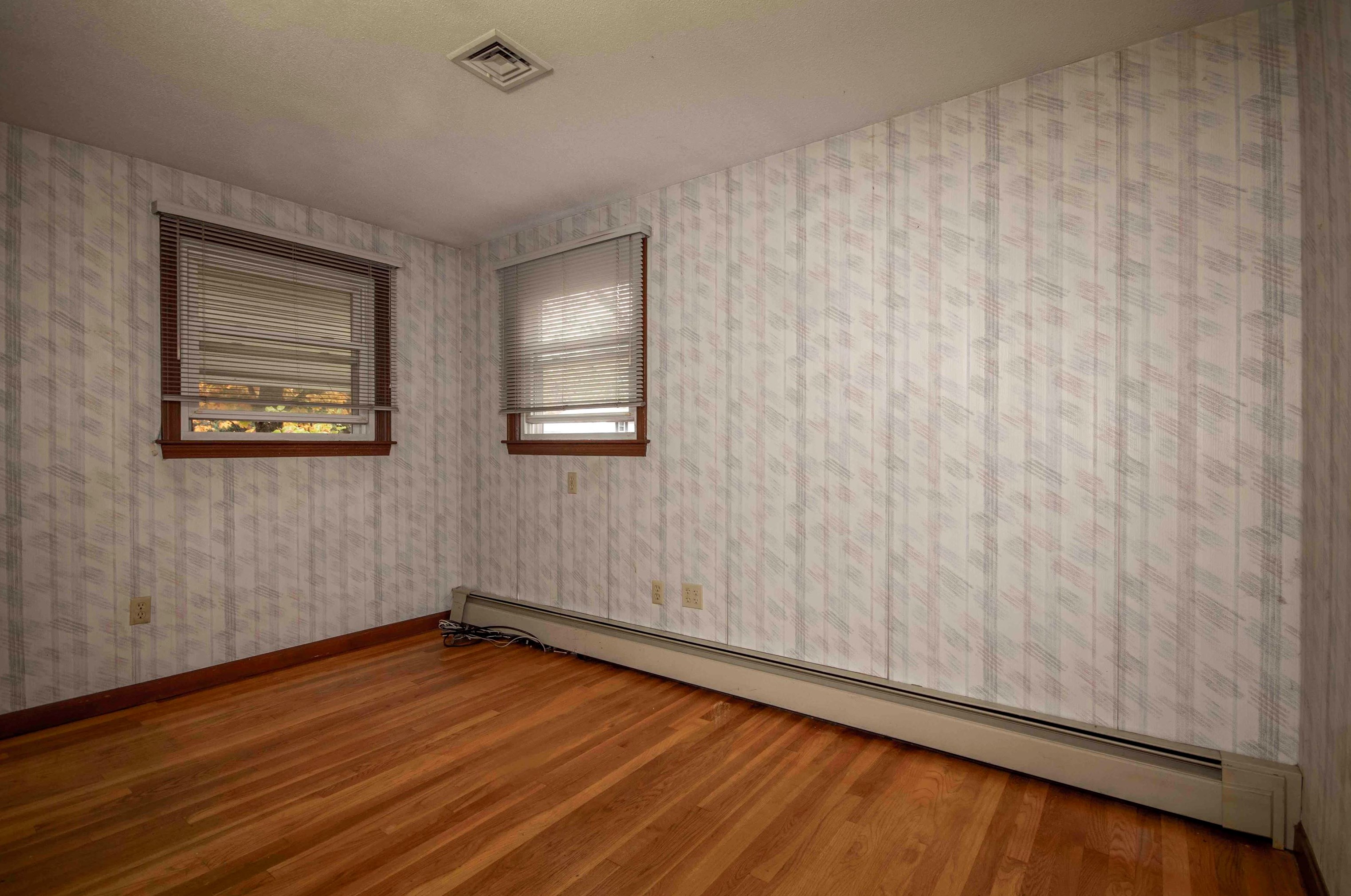 255 Greeley St, Manchester NH  03102-2337 exterior