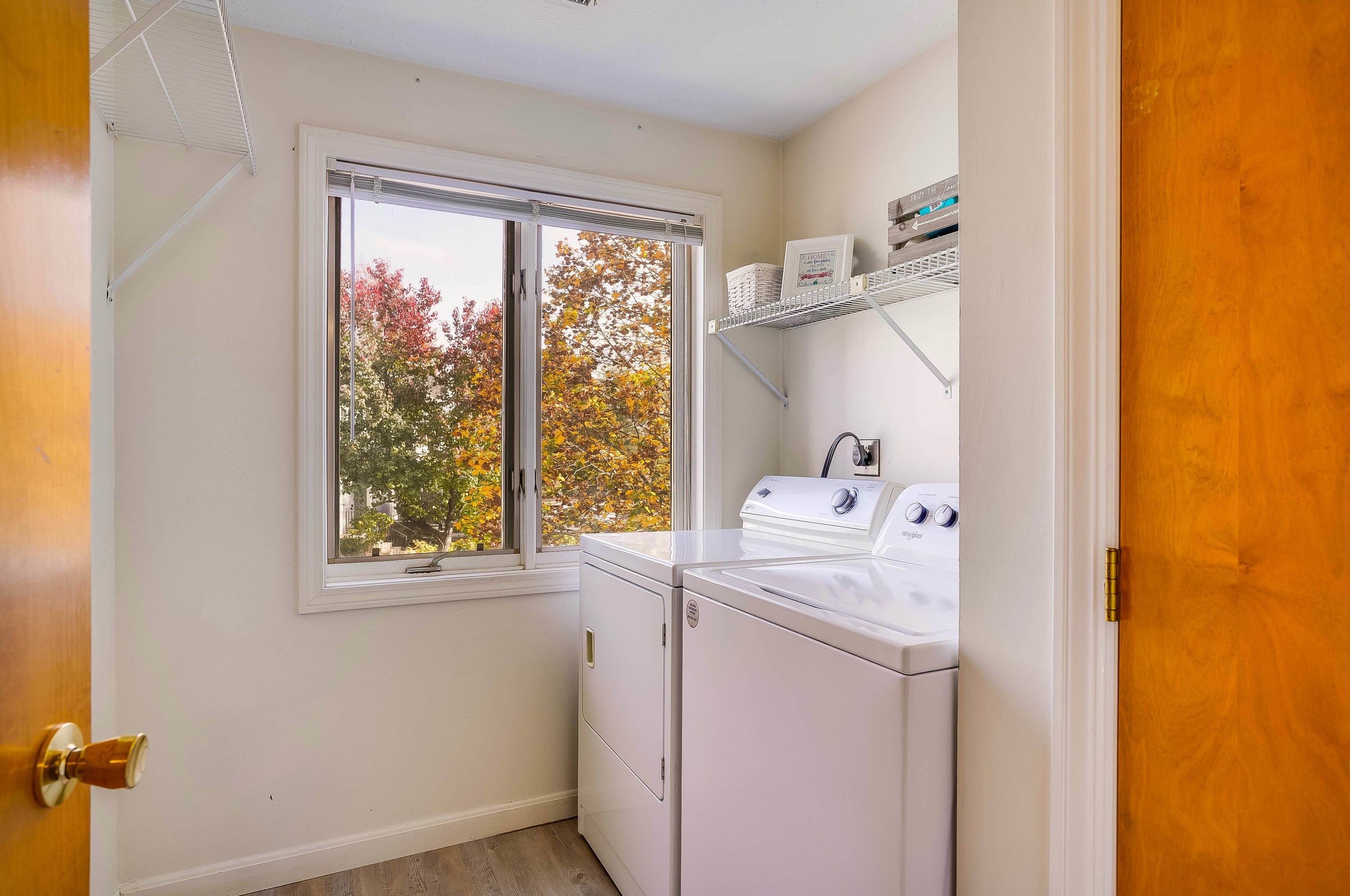 39 Merrimack Dr, Merrimack NH  03054-4850 exterior