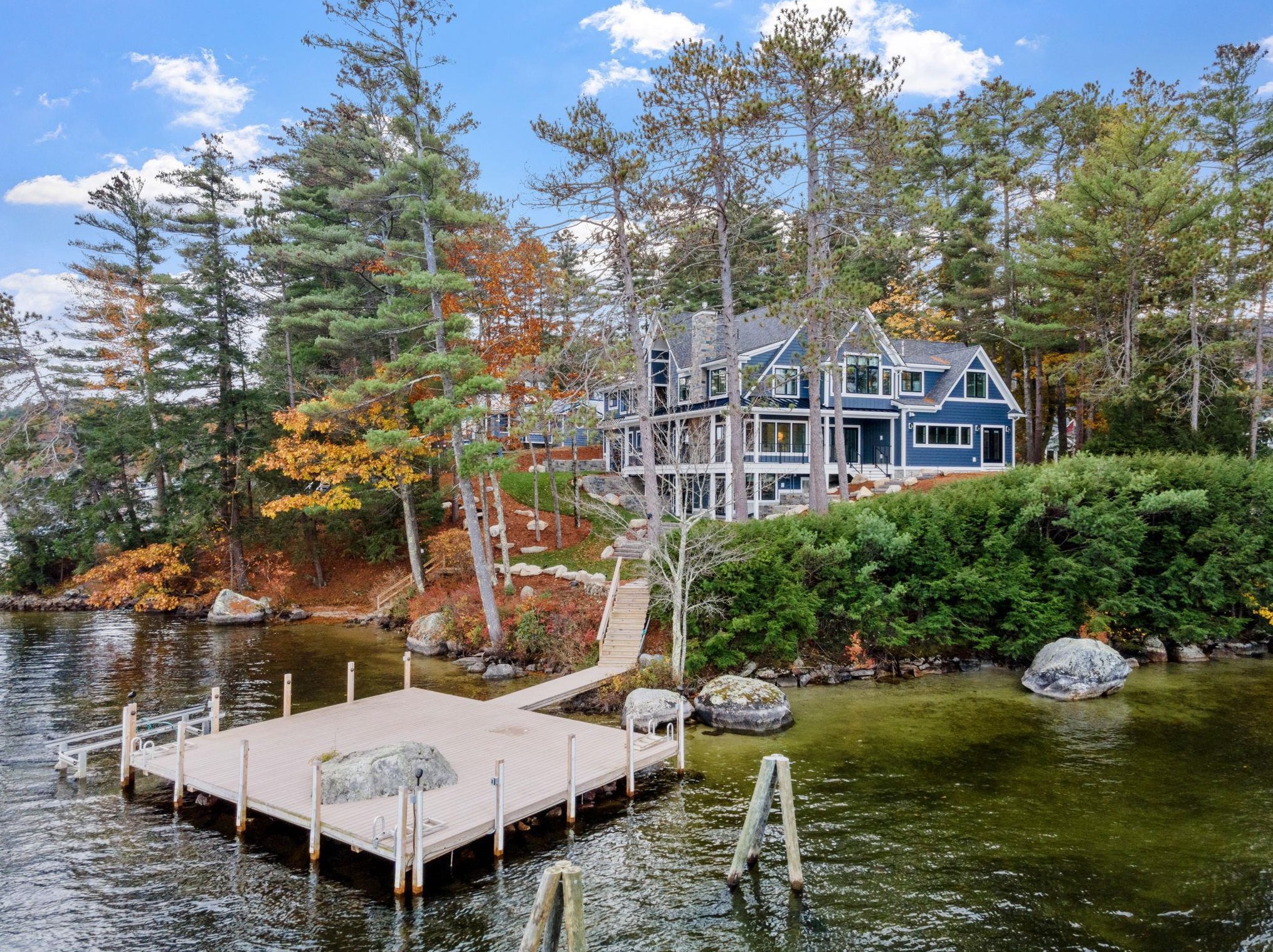 51 Keewaydin Dr, Alton NH  03810-4044 exterior