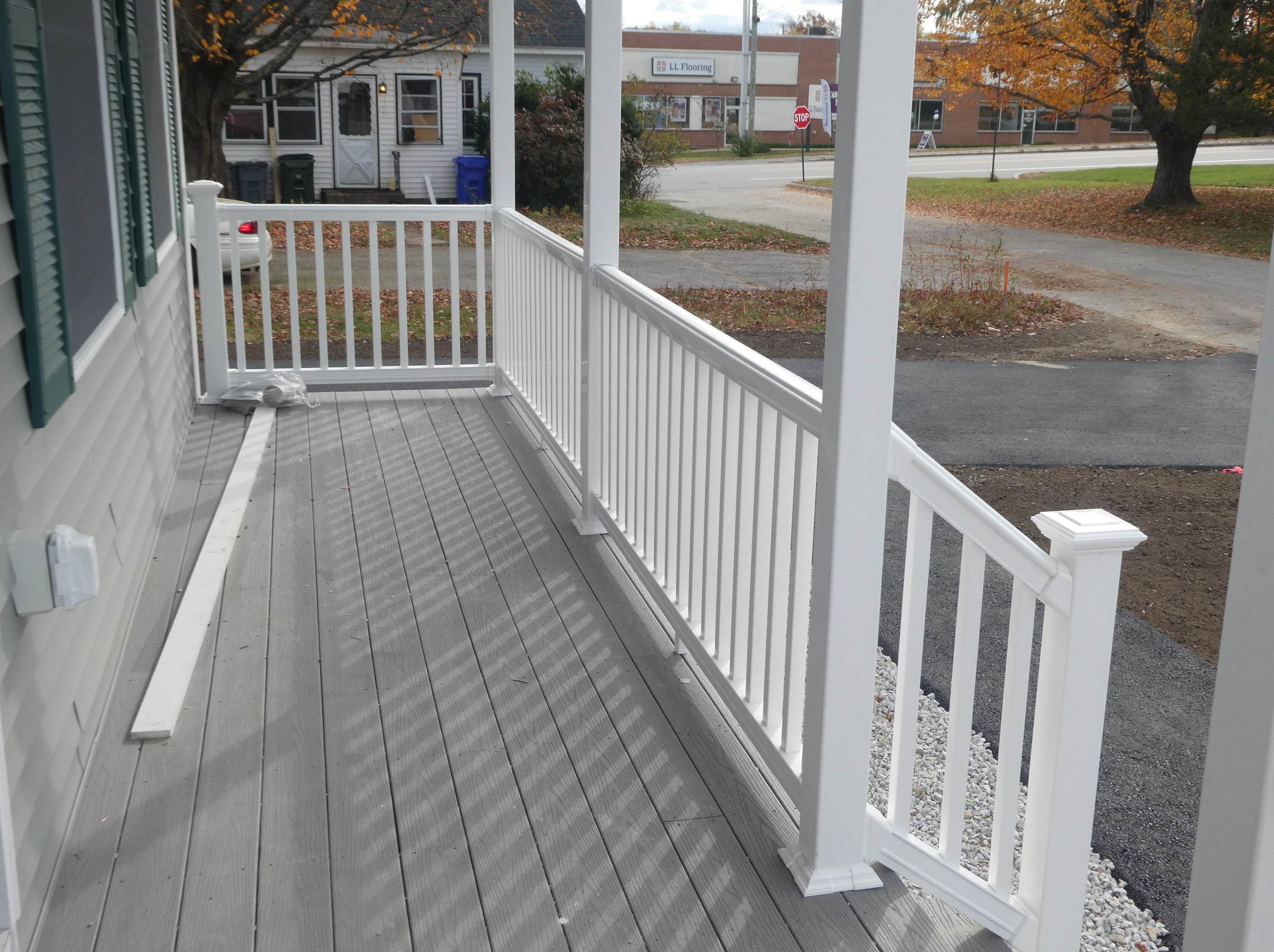 27 Foch St, Manchester NH  03104-5619 exterior